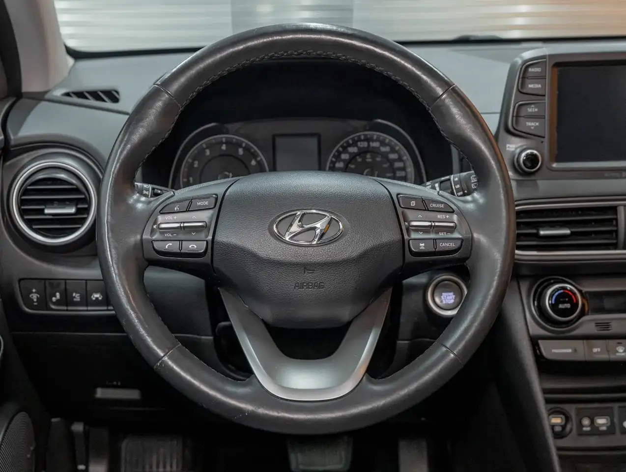 Hyundai KONA снимка Hyundai KONA