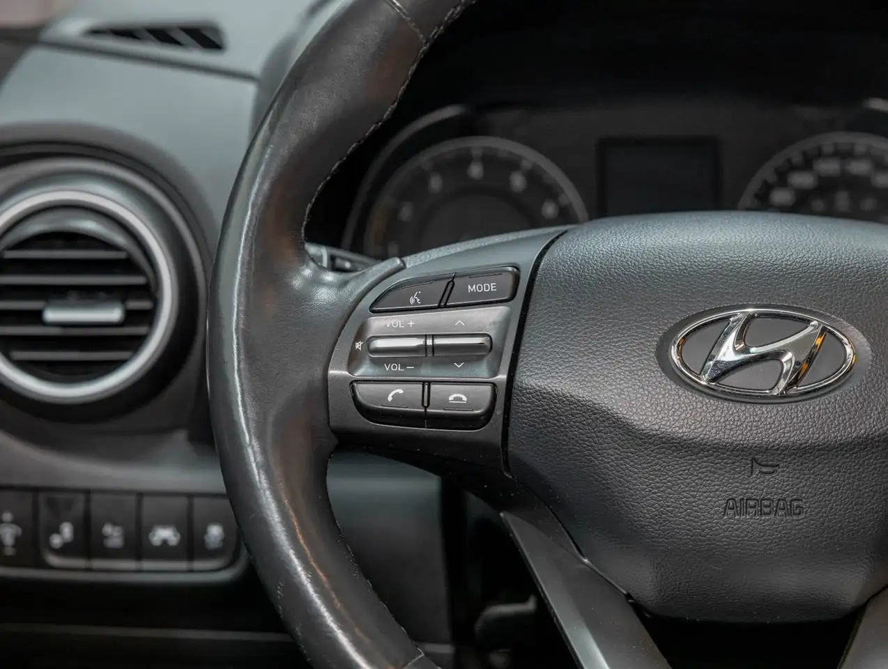 Hyundai KONA снимка Hyundai KONA