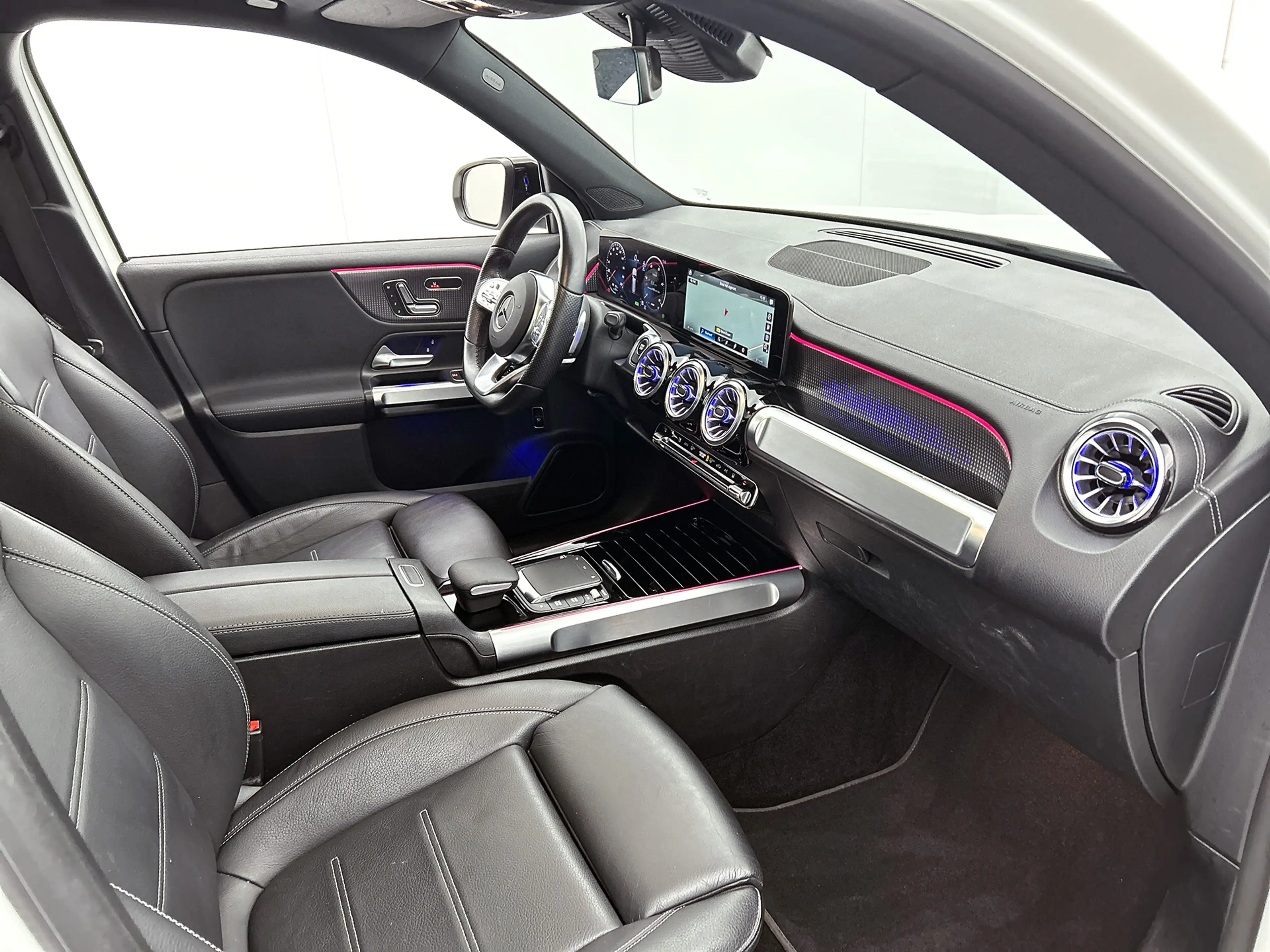 Mercedes-Benz EQB 250 AMG Line 7p. 67 kWh lichtmetalen velgen |Panoramad — photo 7