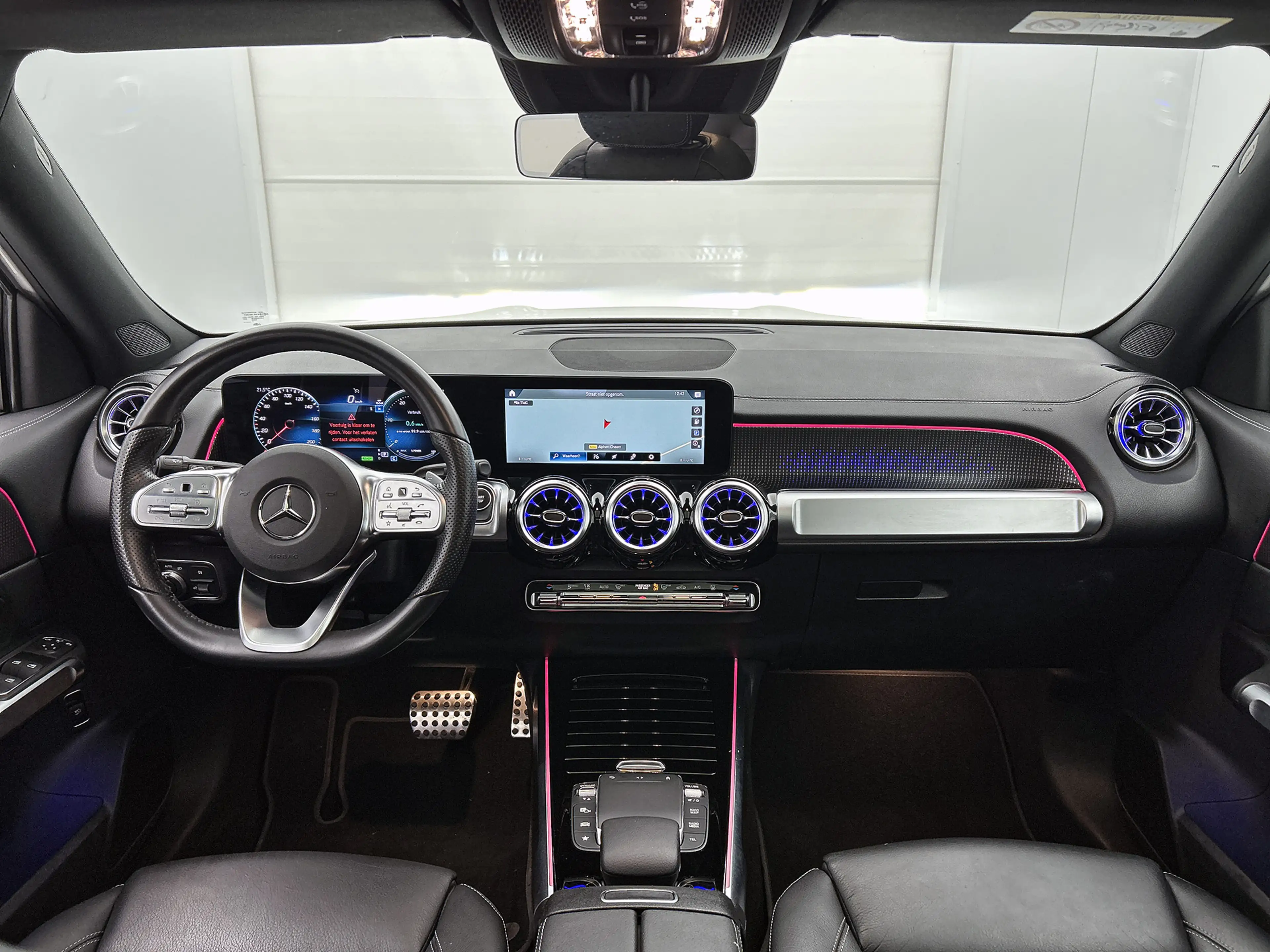 Mercedes-Benz EQB 250 AMG Line 7p. 67 kWh lichtmetalen velgen |Panoramad — photo 5