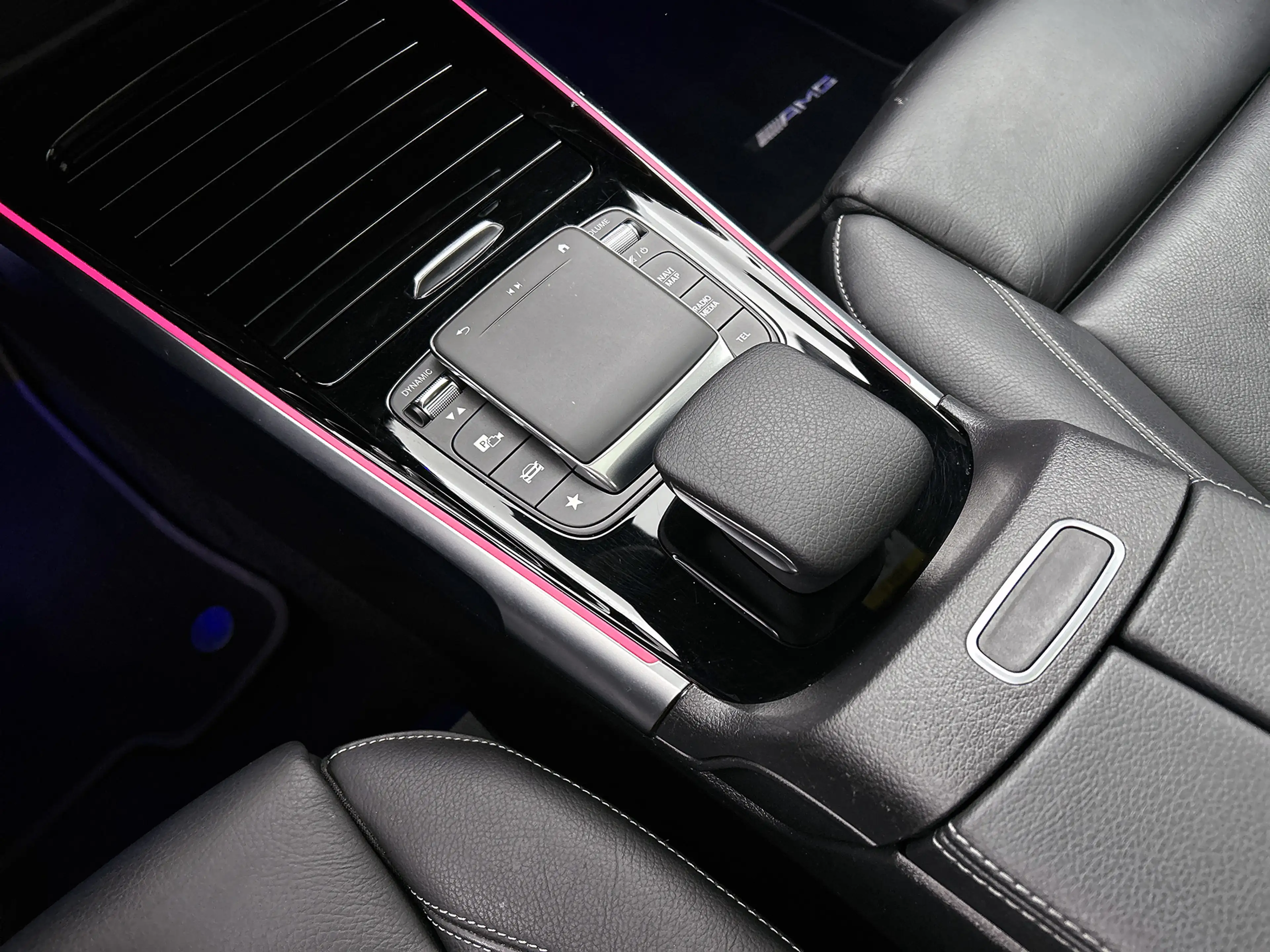 Mercedes-Benz EQB 250 AMG Line 7p. 67 kWh lichtmetalen velgen |Panoramad — photo 11