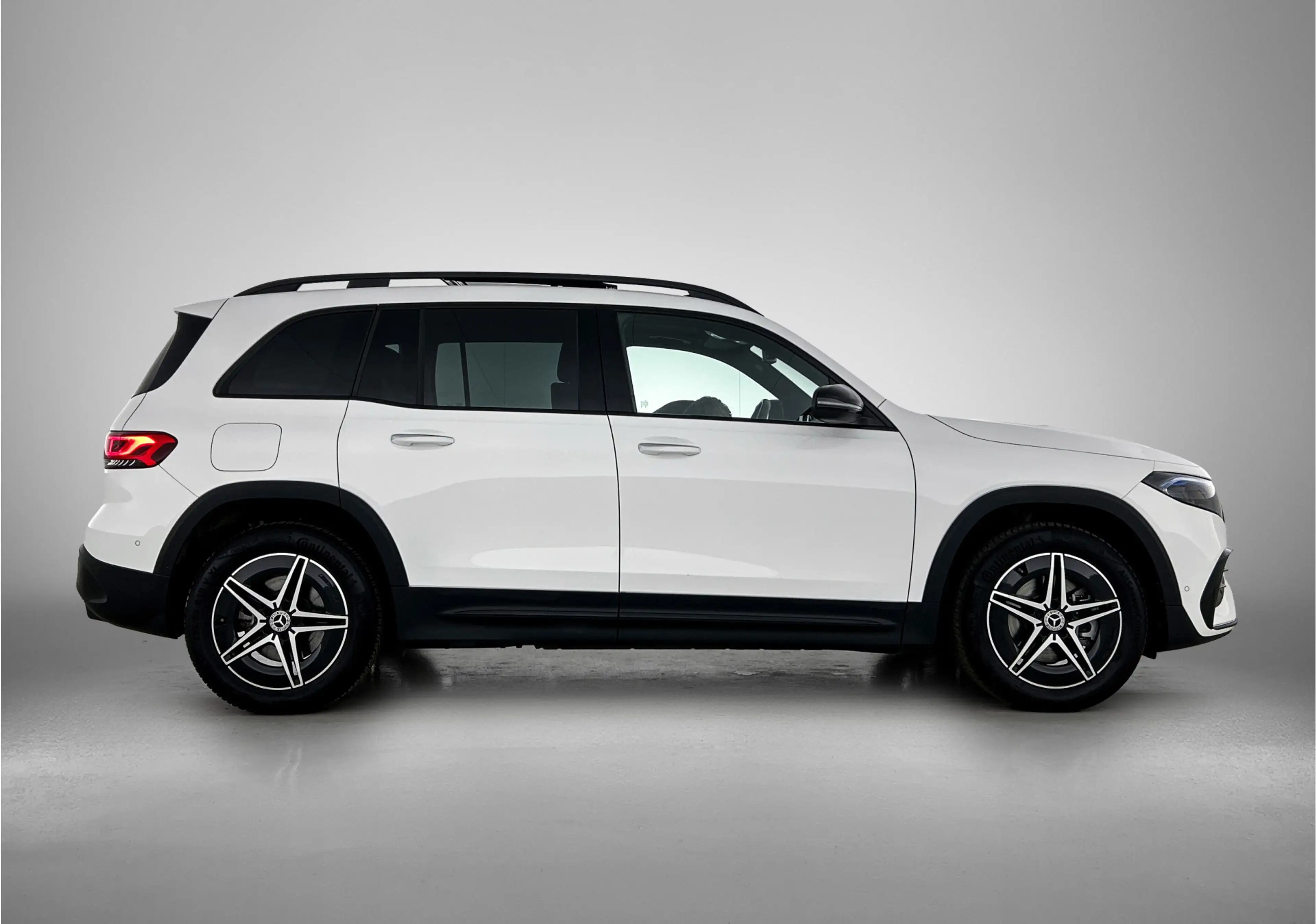 Mercedes-Benz EQB 250 AMG Line 7p. 67 kWh lichtmetalen velgen |Panoramad — photo 14
