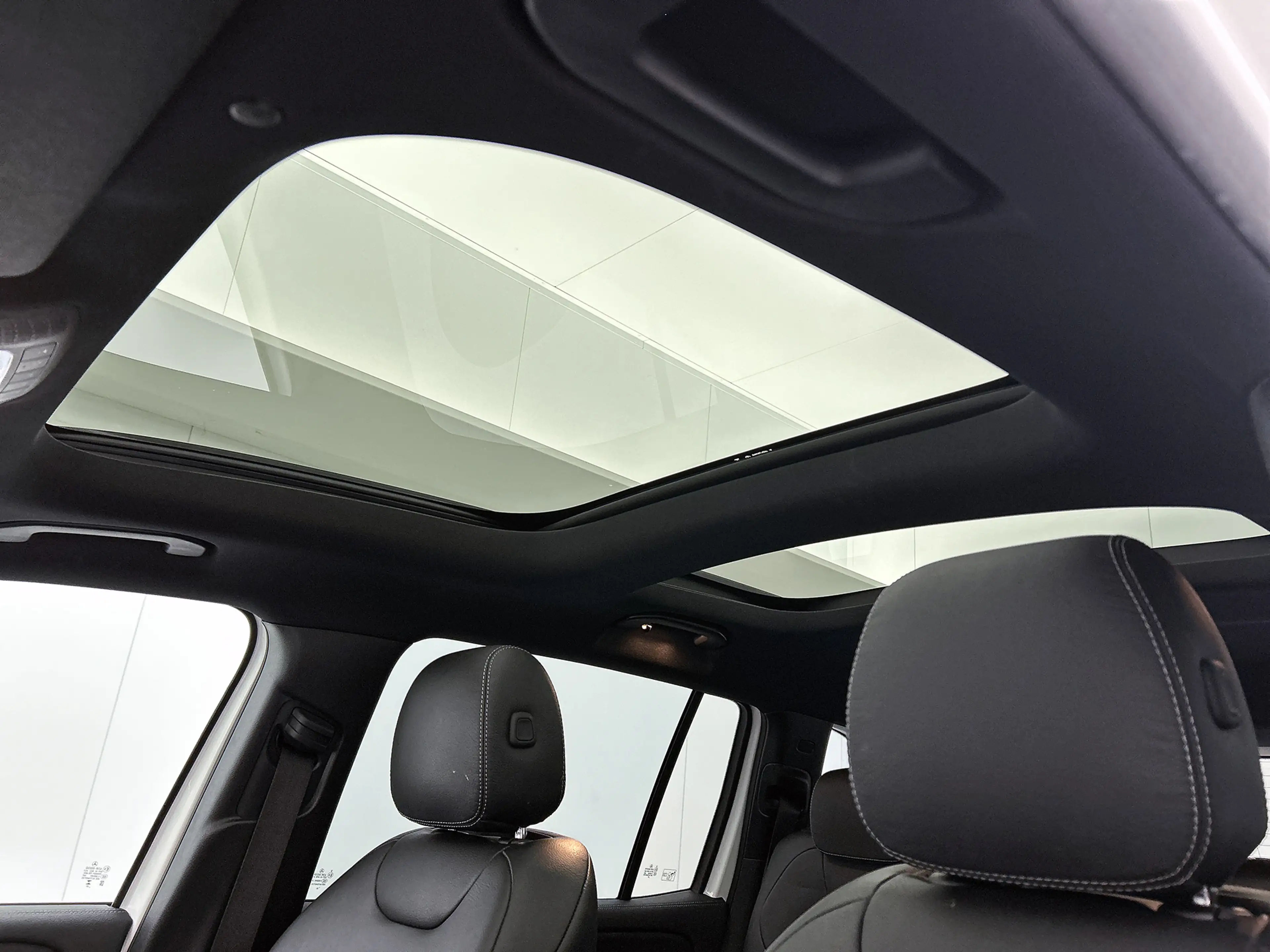 Mercedes-Benz EQB 250 AMG Line 7p. 67 kWh lichtmetalen velgen |Panoramad — photo 12