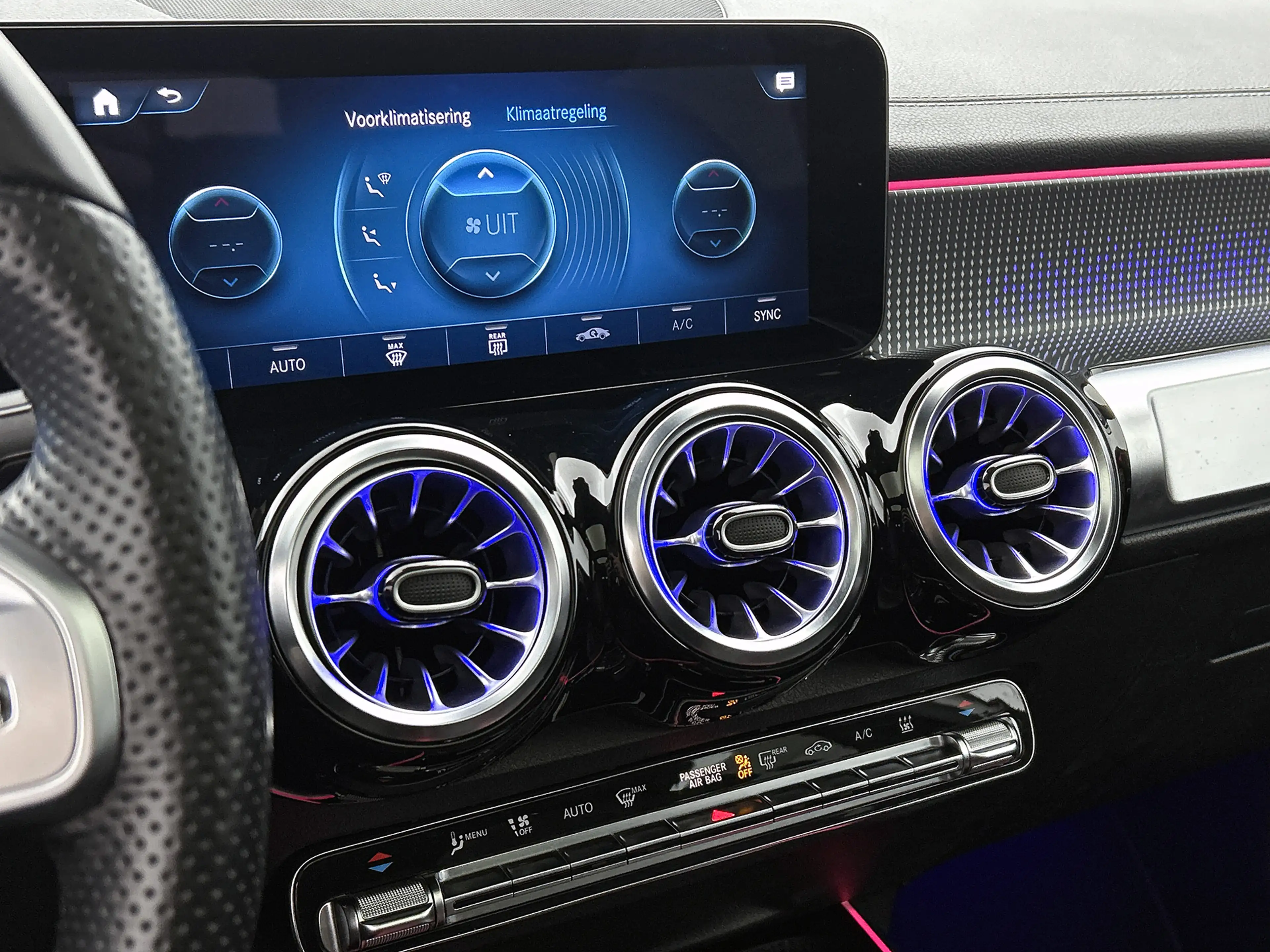 Mercedes-Benz EQB 250 AMG Line 7p. 67 kWh lichtmetalen velgen |Panoramad — photo 10