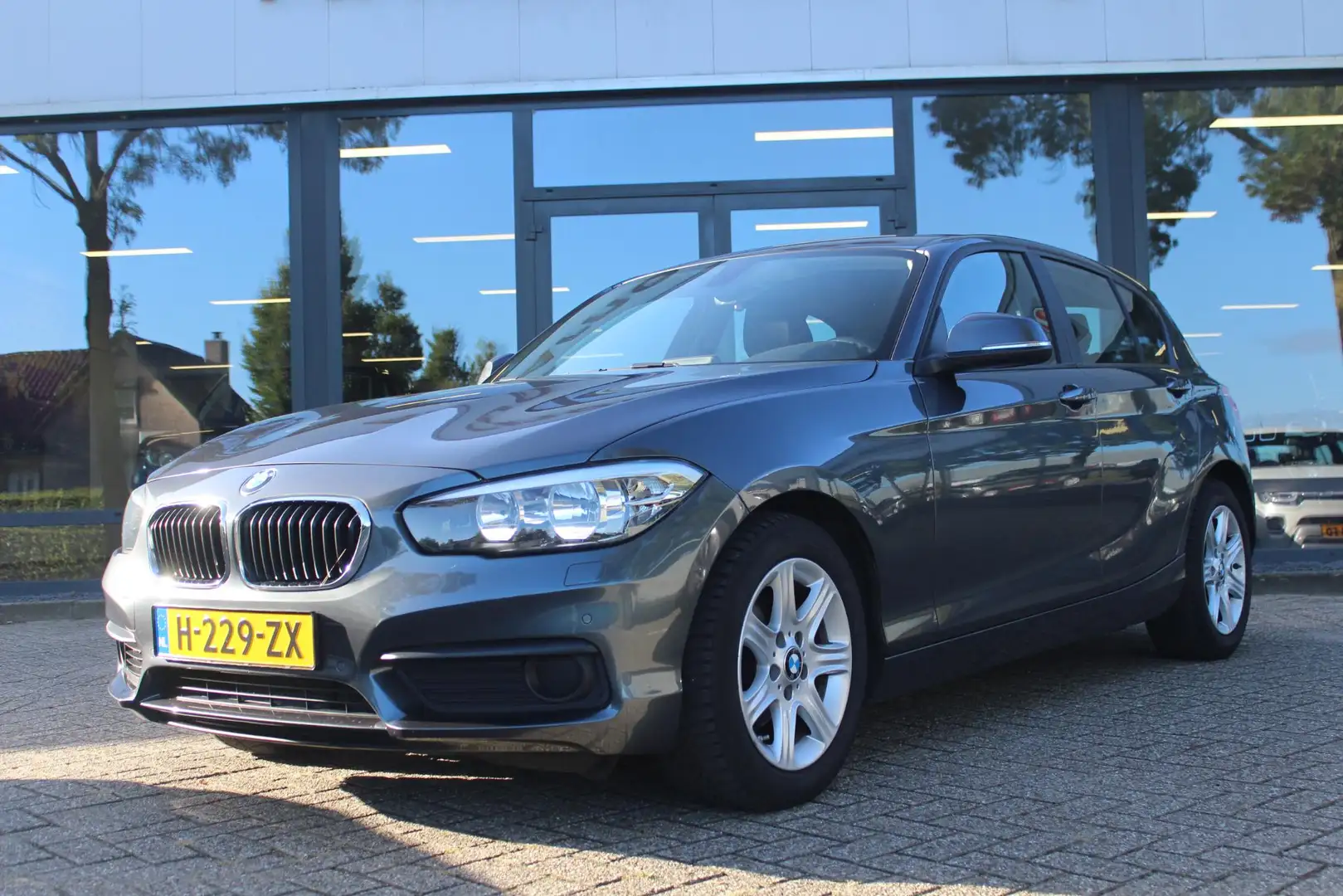 BMW 118 1-serie 118i Grijs - 2