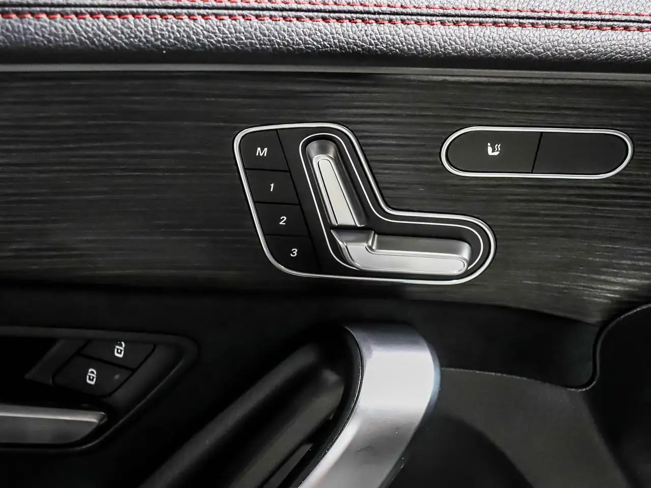 Mercedes-Benz CLA снимка Mercedes-Benz CLA
