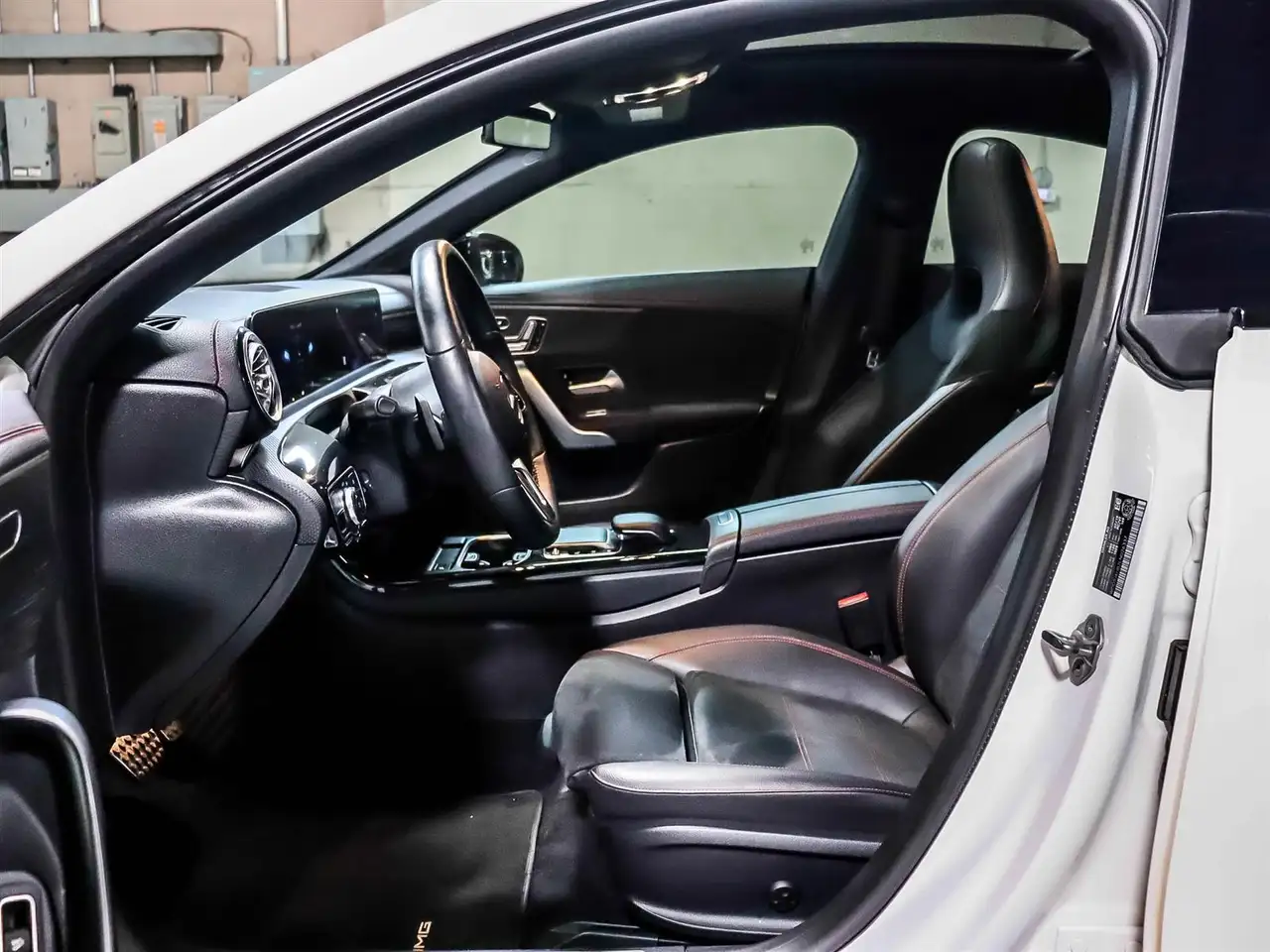 Mercedes-Benz CLA снимка Mercedes-Benz CLA