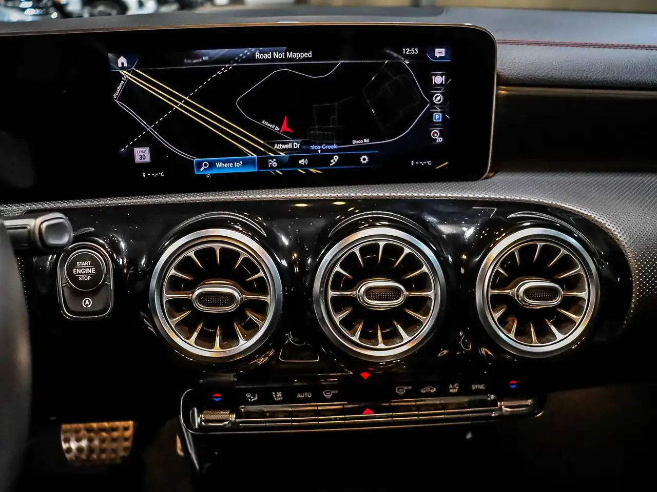 Mercedes-Benz CLA снимка Mercedes-Benz CLA