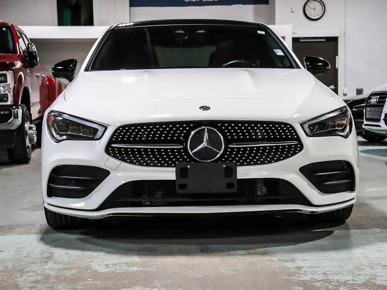 Mercedes-Benz CLA снимка Mercedes-Benz CLA