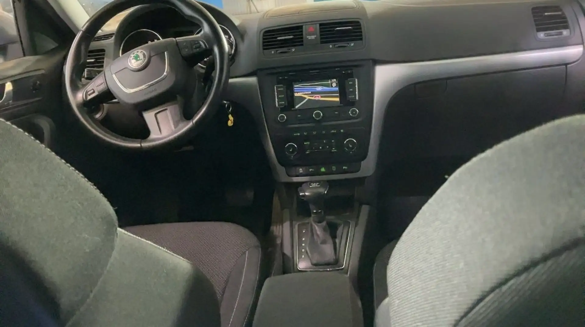 Skoda Yeti 4x4 Experience A 2,0 TDI CR DPF DSG Blau - 2