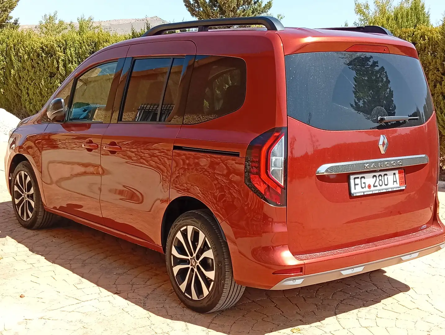 Renault Kangoo Kangoo Combi Intens Ed. One 1.3 TCe Marrón - 2