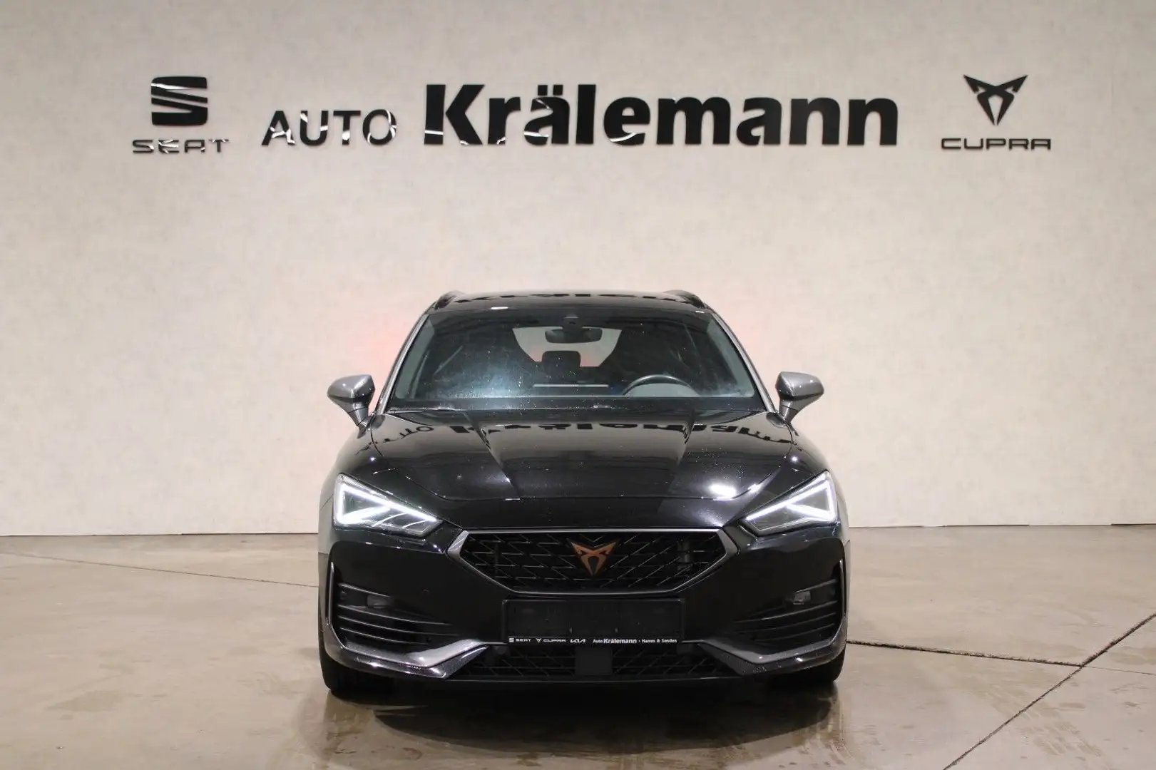 CUPRA Leon Sportstourer VZ CUP 2.0TSI 4Drive DSG Schwarz - 2