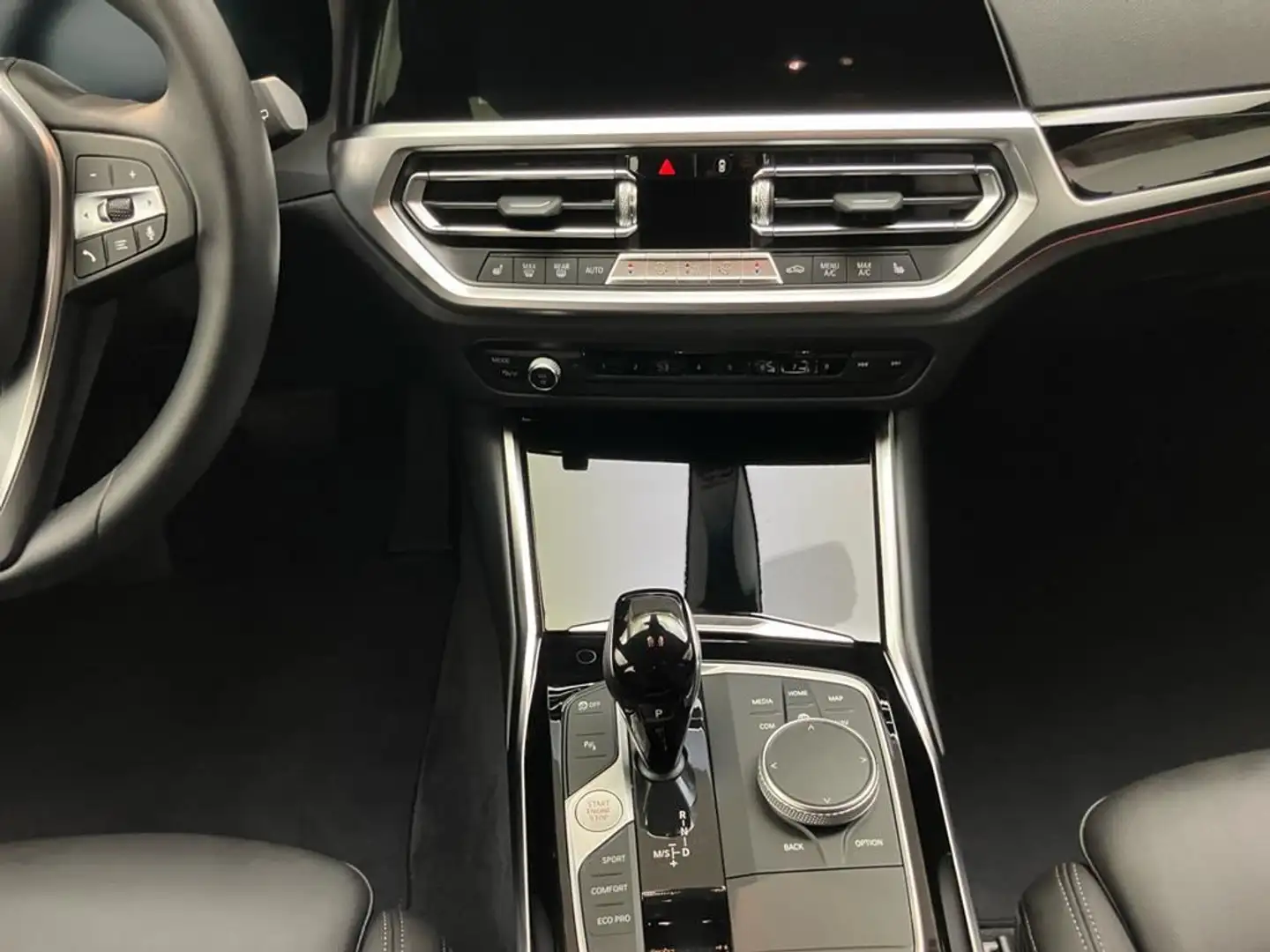 BMW 320 Sport Line Schwarz - 2