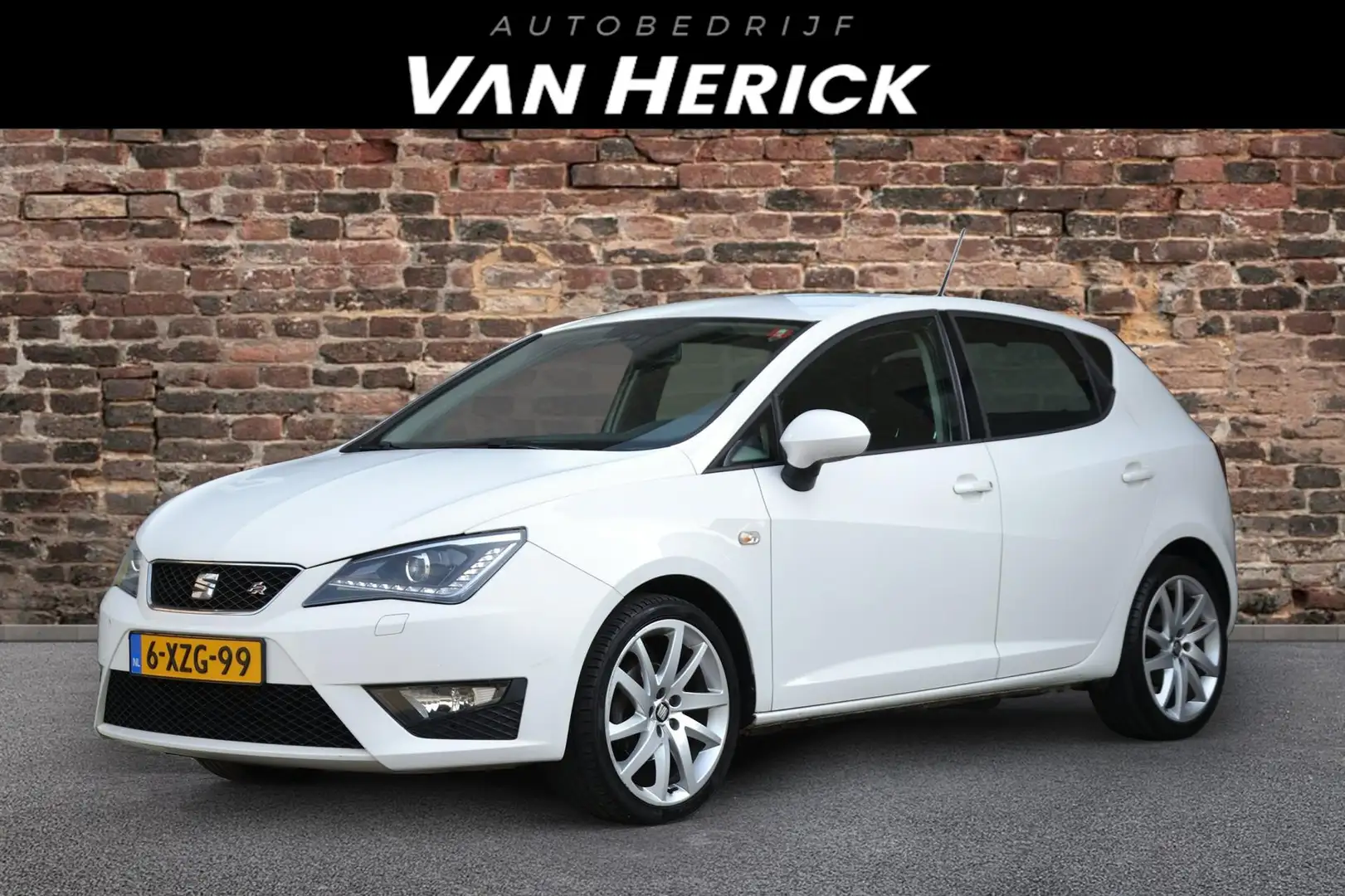 SEAT Ibiza 1.2 TSI FR 5-Deurs | Xenon | Cruise | Clima Wit - 1