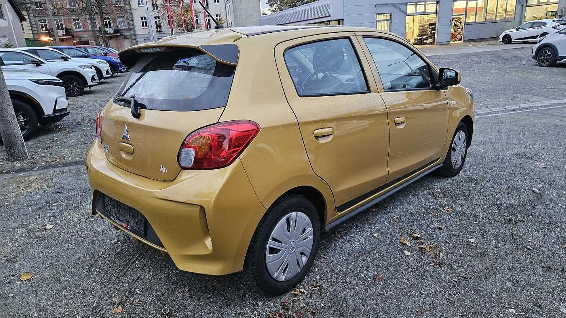 Mitsubishi Space Star 1.2 Select Jaune - 2