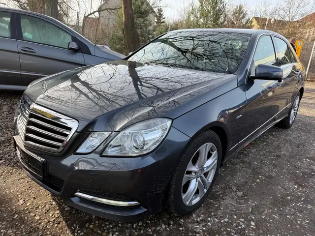 Mercedes-Benz E 250 Limousine CGI BlueEfficiency Avantgarde