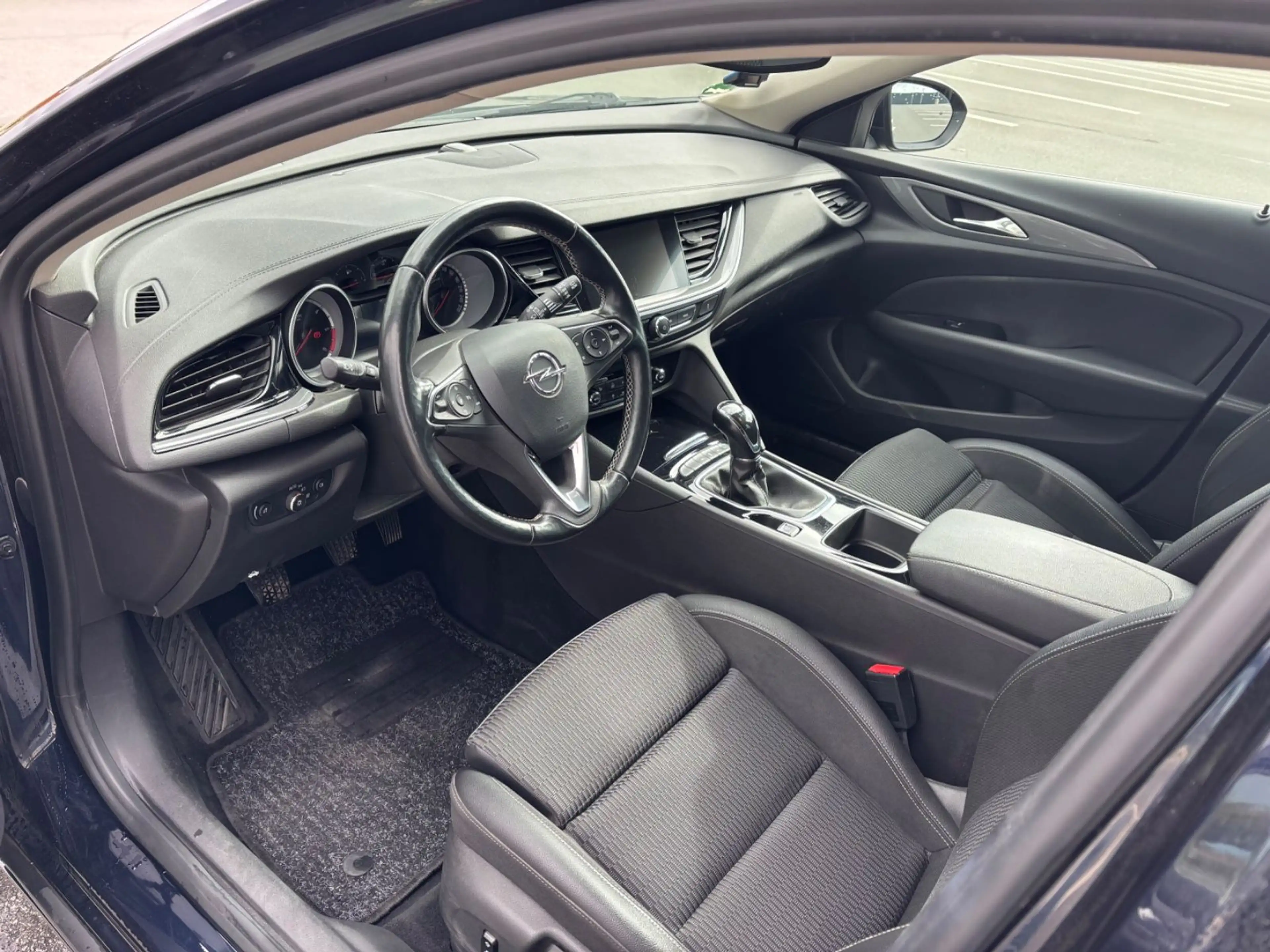 Opel Insignia B 2.0 CDTI Sports Tourer Edition — photo 10