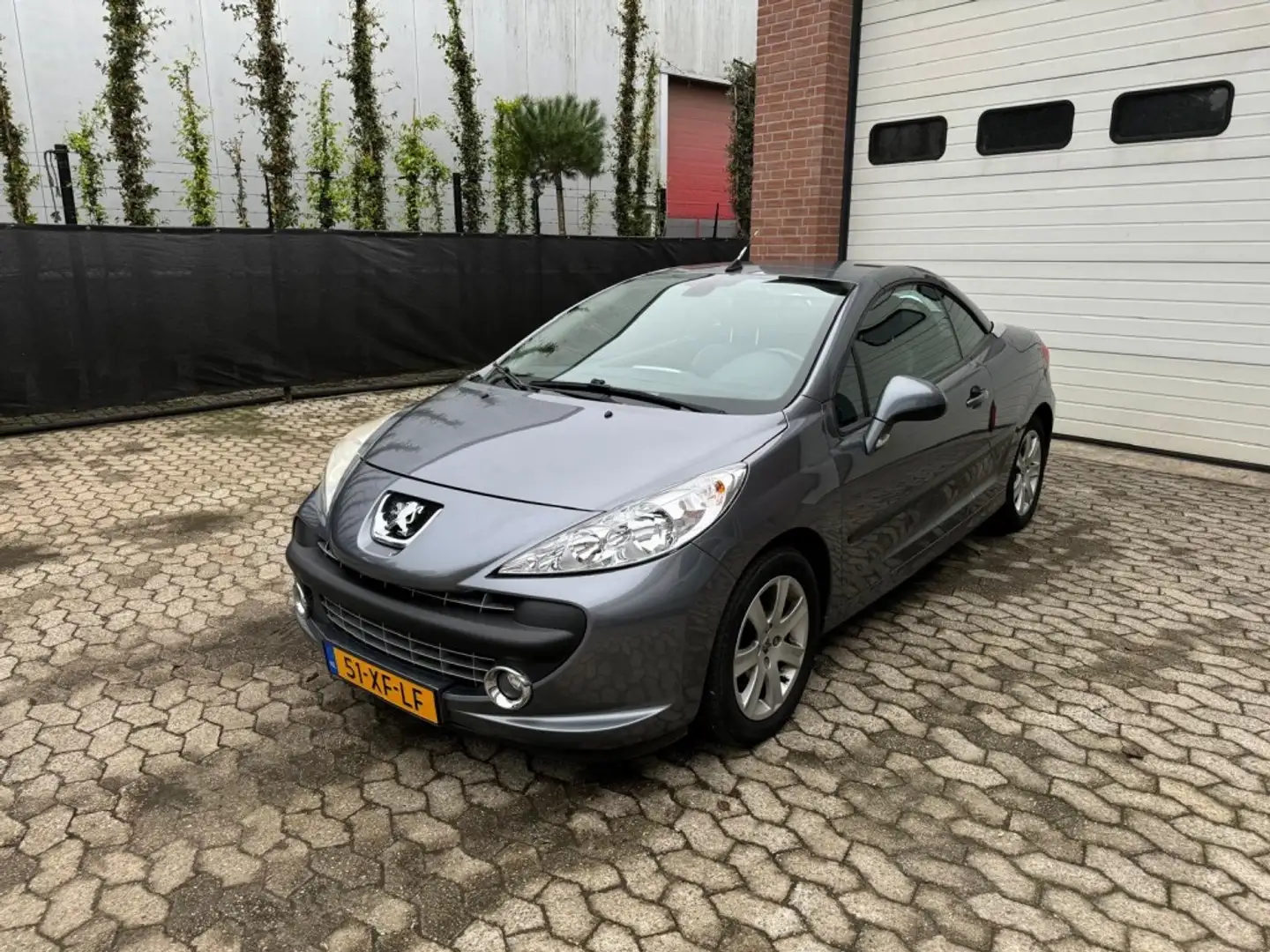 Peugeot 207 CC 1.6VTI 3e eigenaar NAP engine not OK! Gris - 1