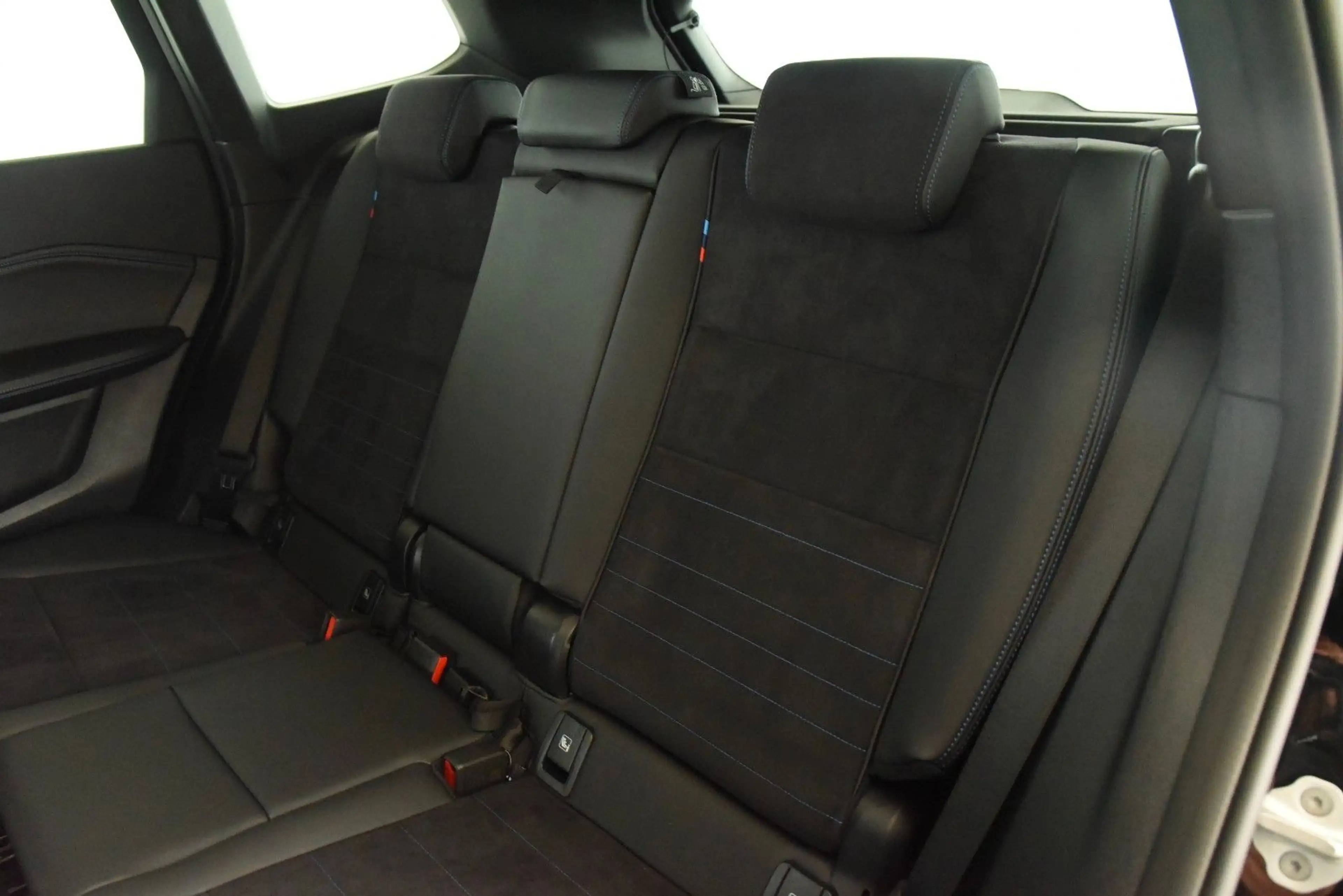 BMW X1 xDrive23d M Sport AHK DrivAssPro HiFi Head-Up — photo 6
