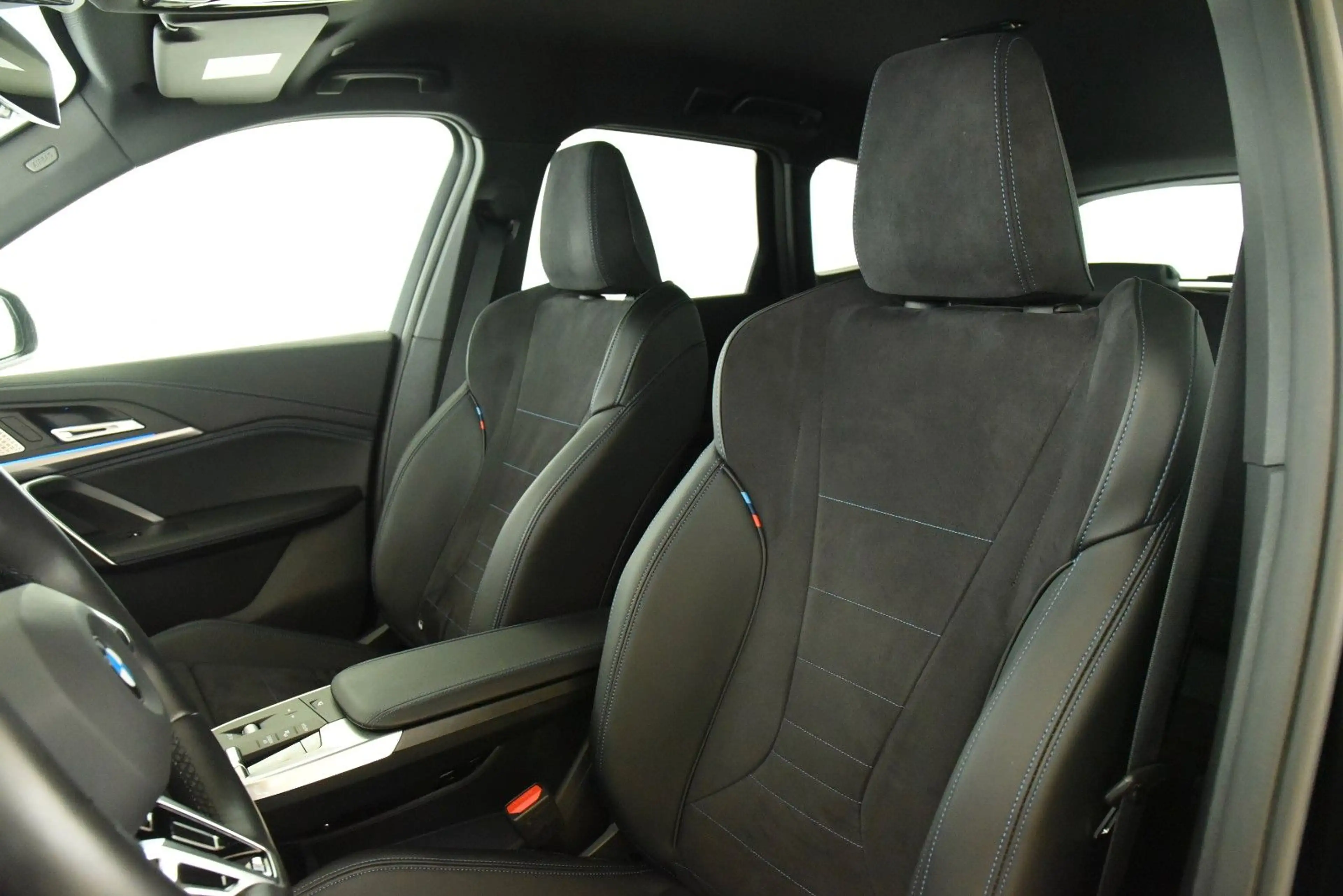 BMW X1 xDrive23d M Sport AHK DrivAssPro HiFi Head-Up — photo 5