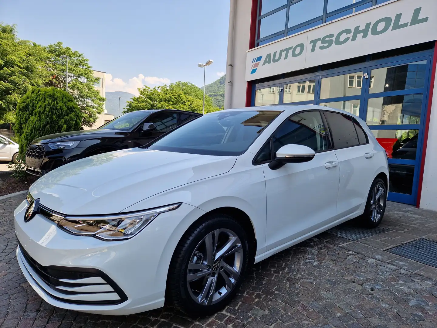 Volkswagen Golf 2.0 TDI 116Cv Life DigCock ACC LED x Neopatentato Bianco - 1