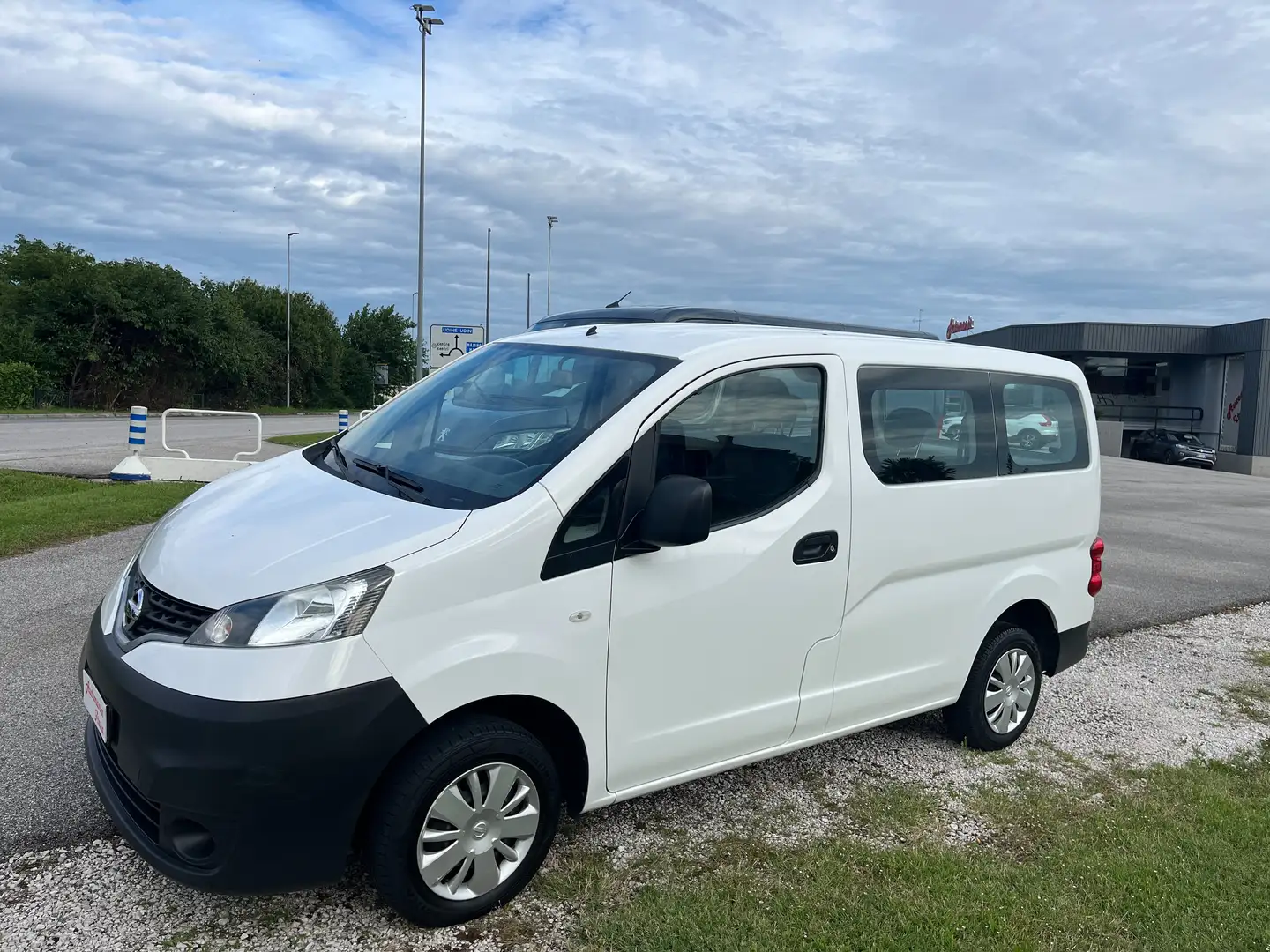 Nissan NV200 COMBI 4 PORTE Blanco - 1