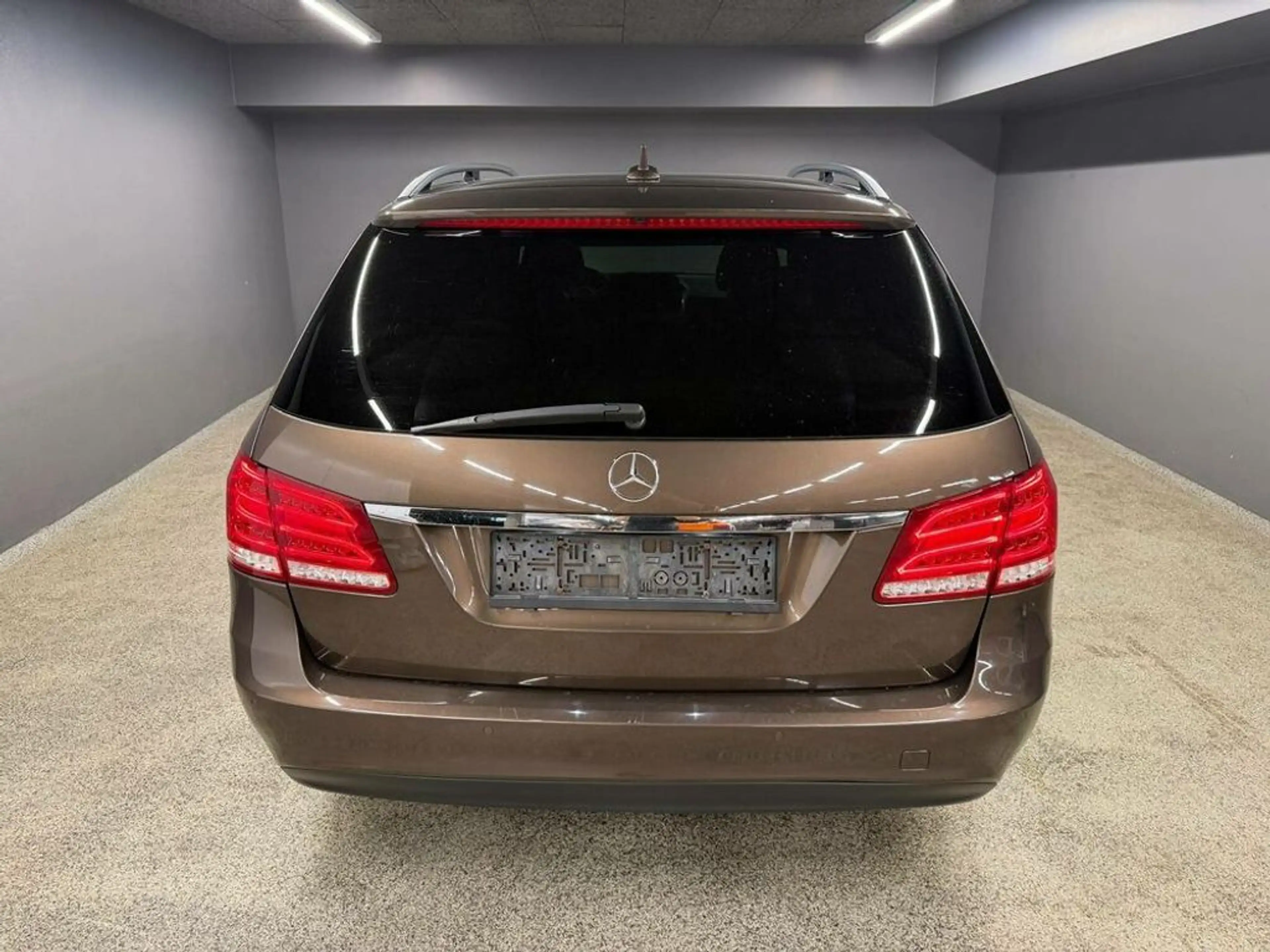 Mercedes-Benz E 250 CDI 4Matic (212.282) — photo 9