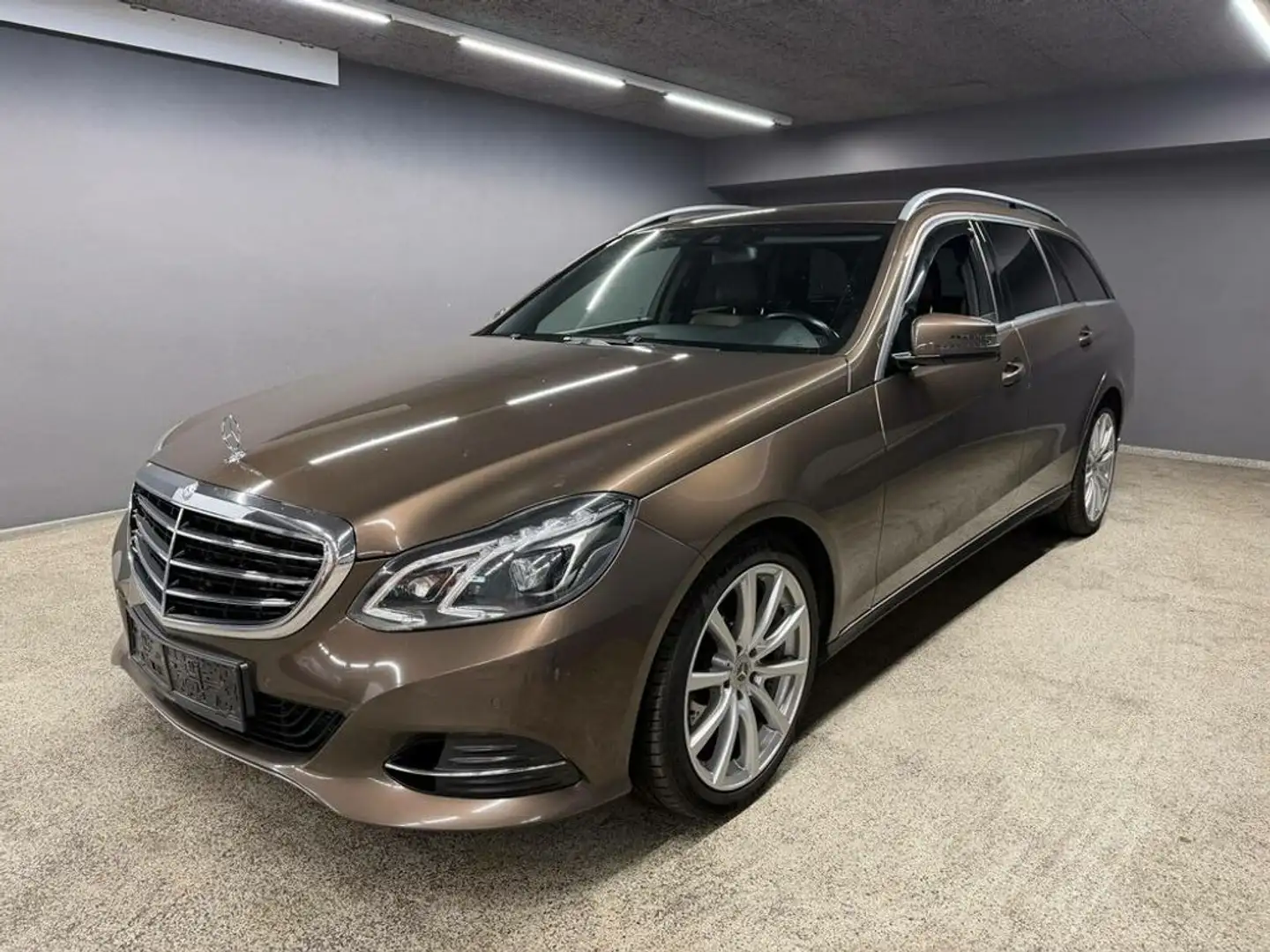 Mercedes-Benz E 250 CDI 4MATIC*AUTOMATIK*LED*NAVI*LEDER*SITZHEIZ Braun - 1