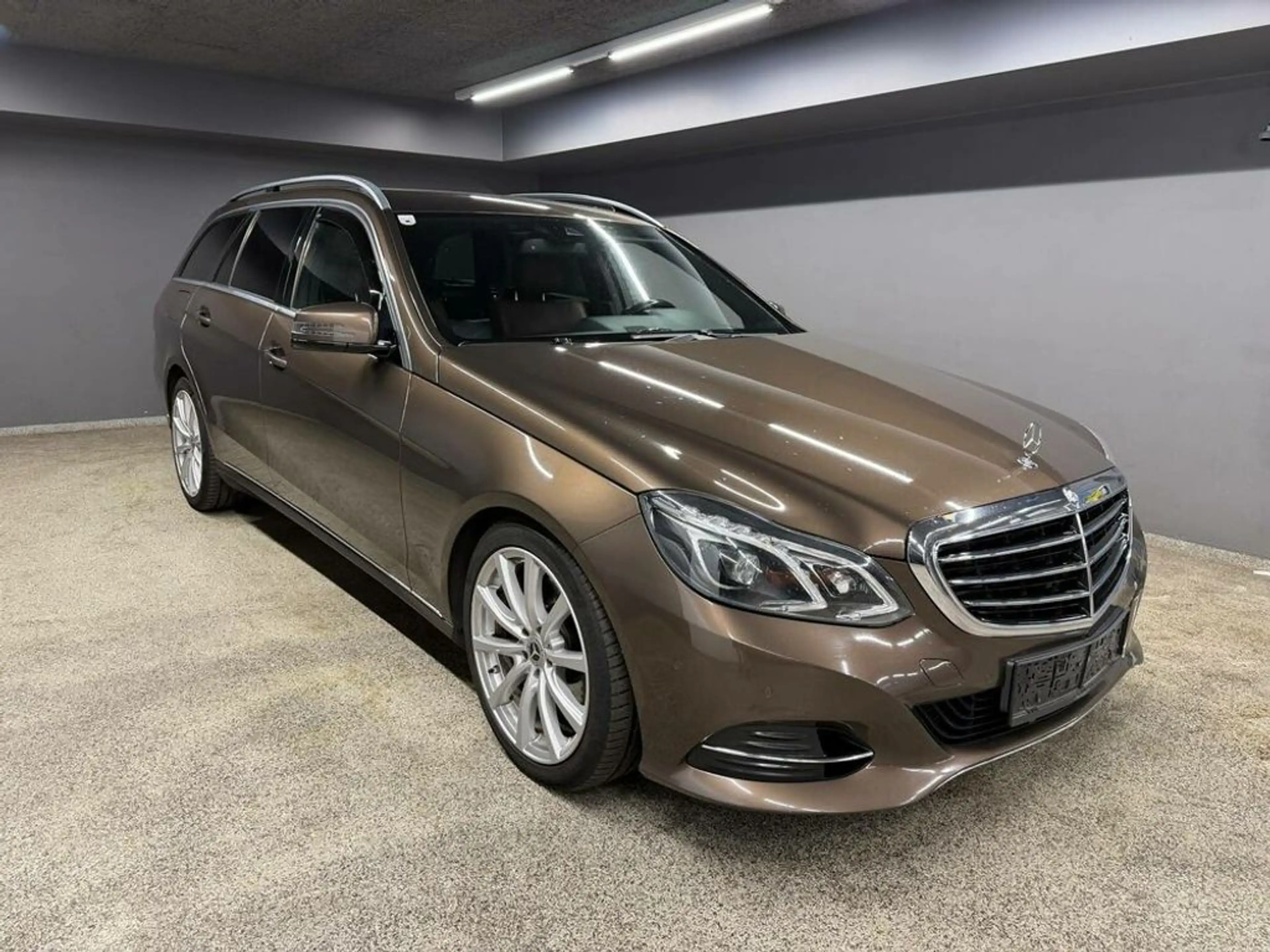 Mercedes-Benz E 250 CDI 4Matic (212.282) — photo 3