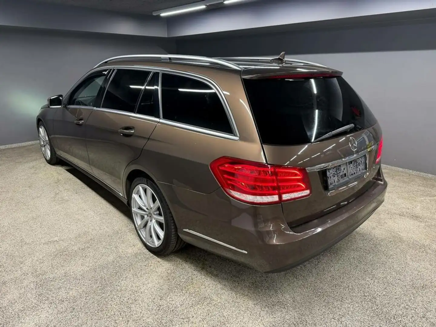 Mercedes-Benz E 250 CDI 4MATIC*AUTOMATIK*LED*NAVI*LEDER*SITZHEIZ Braun - 2