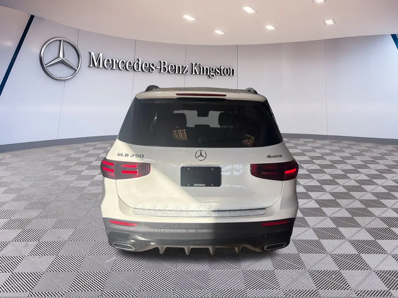 Mercedes-Benz GLB снимка Mercedes-Benz GLB
