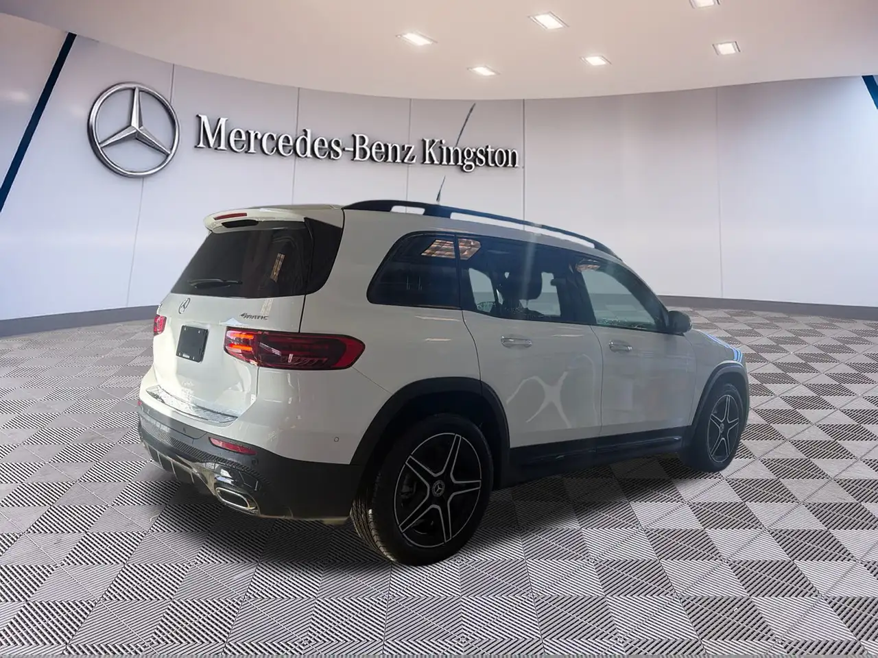 Mercedes-Benz GLB снимка Mercedes-Benz GLB
