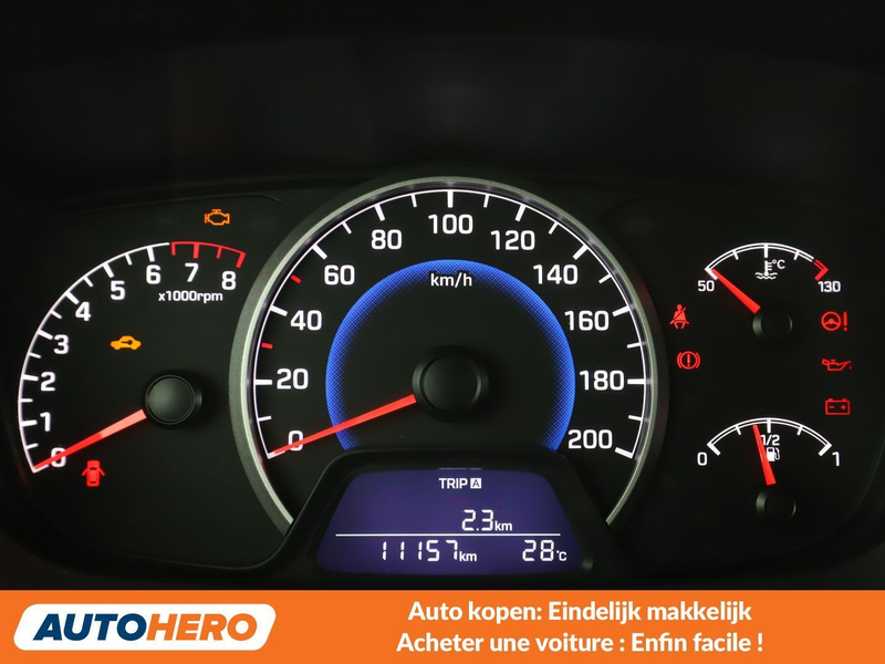 Hyundai i10 1.0 Basis — photo 6