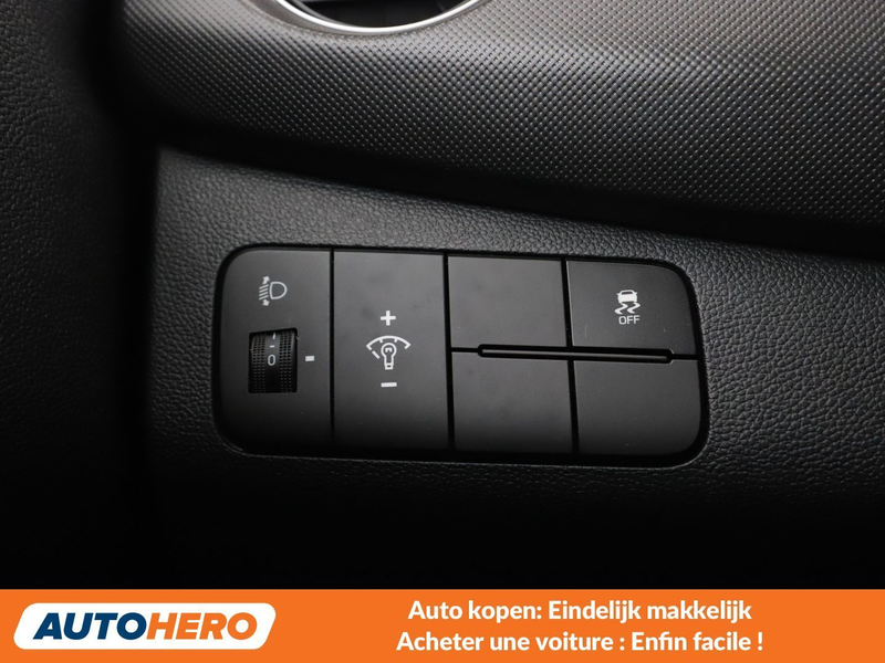Hyundai i10 1.0 Basis — photo 11