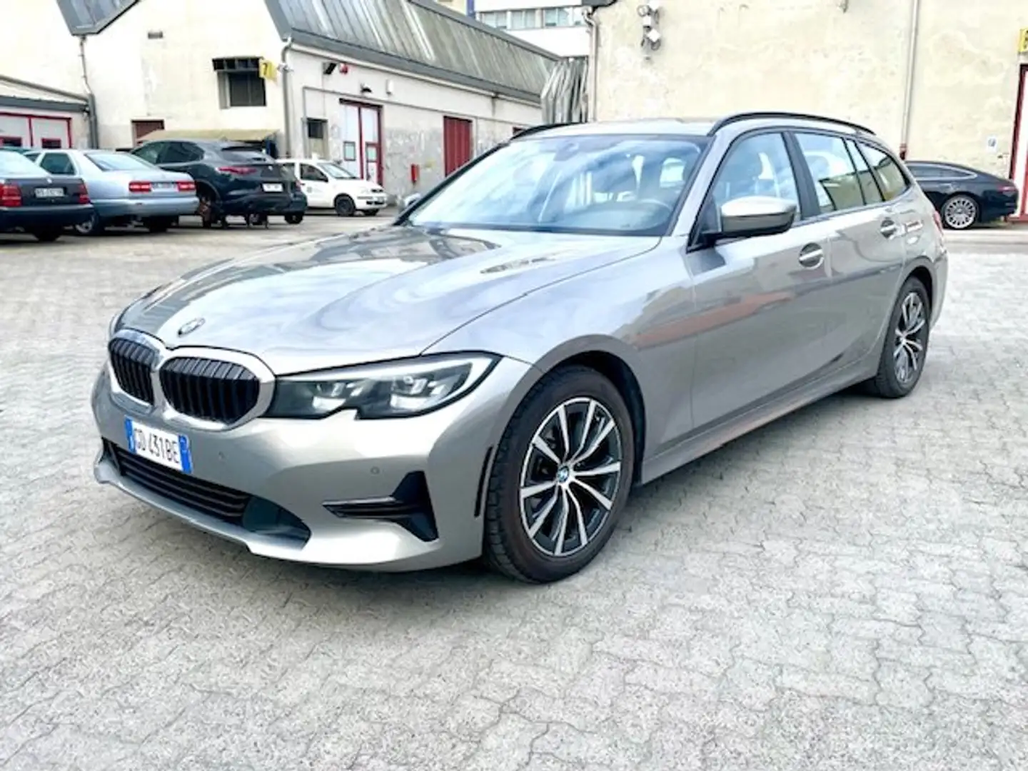 BMW 318 318d Tour. mhev 48V Luxury Splendida Leggere!!!!! Grau - 1