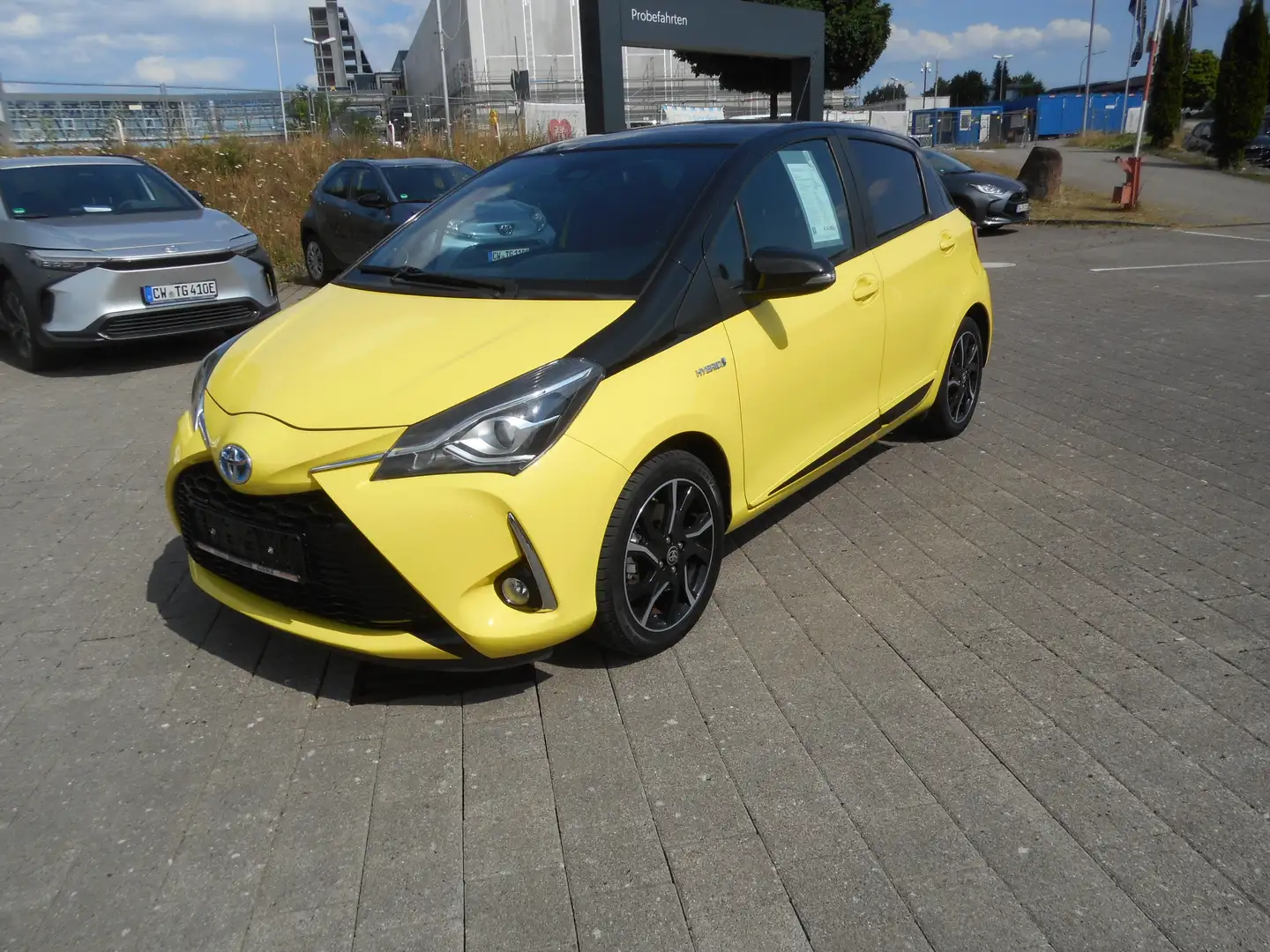 Toyota Yaris Hybrid Energy Pano Plus Paket Klimaautomatik Temp. Gelb - 1