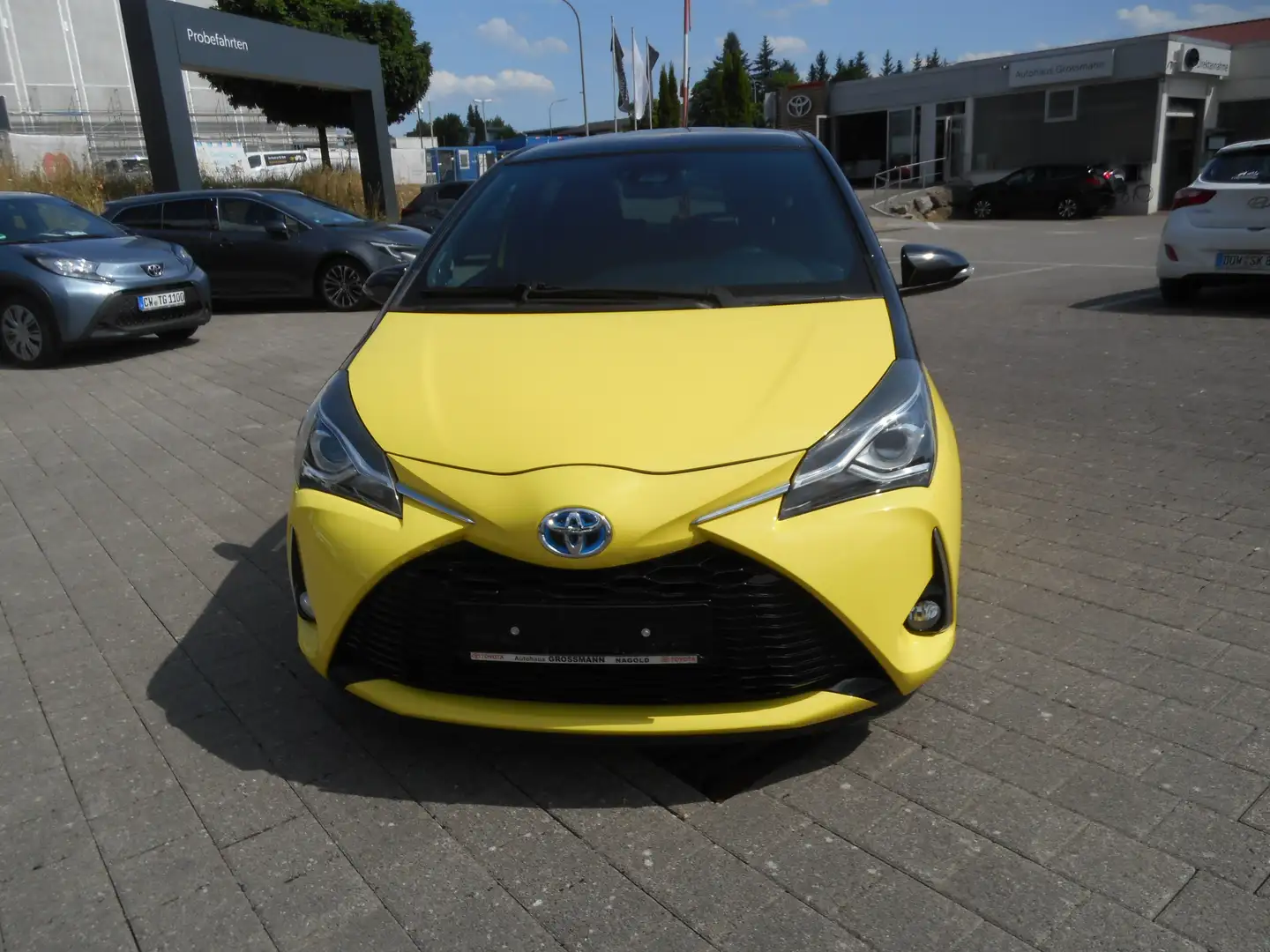 Toyota Yaris Hybrid Energy Pano Plus Paket Klimaautomatik Temp. Gelb - 2