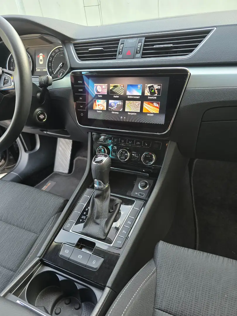 Skoda Superb Superb 1.5 TSI ACT DSG Ambition Schwarz - 2