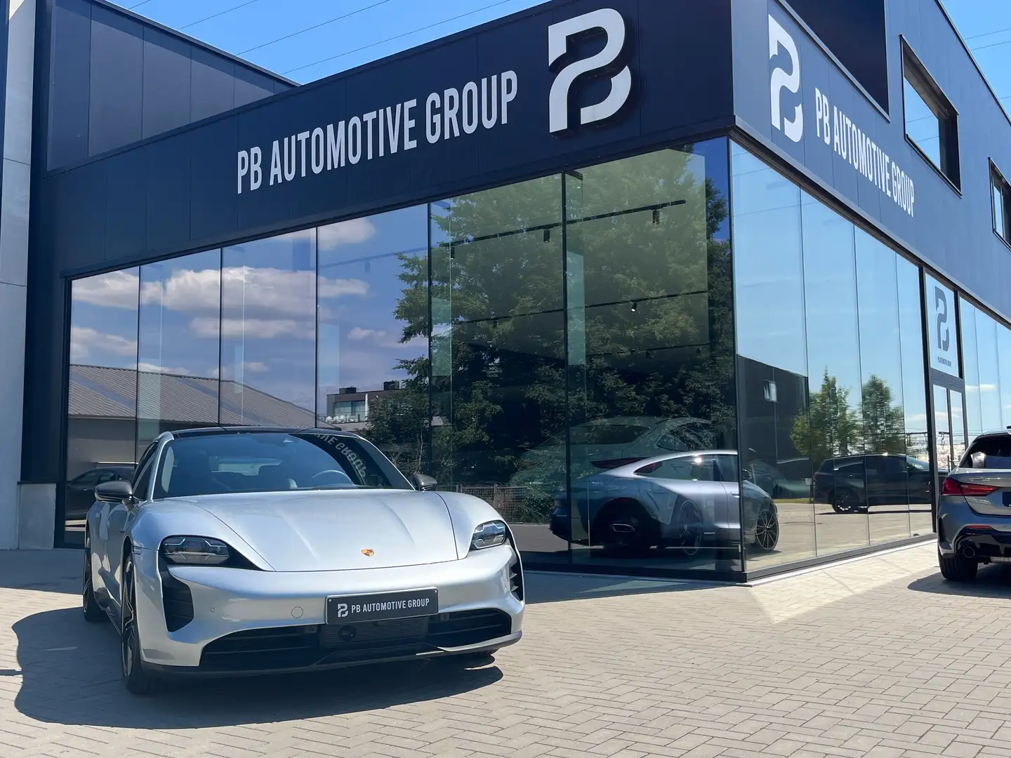 Porsche Taycan 4S Performancebattery Plus-Pano-Sportchrono Grijs - 1
