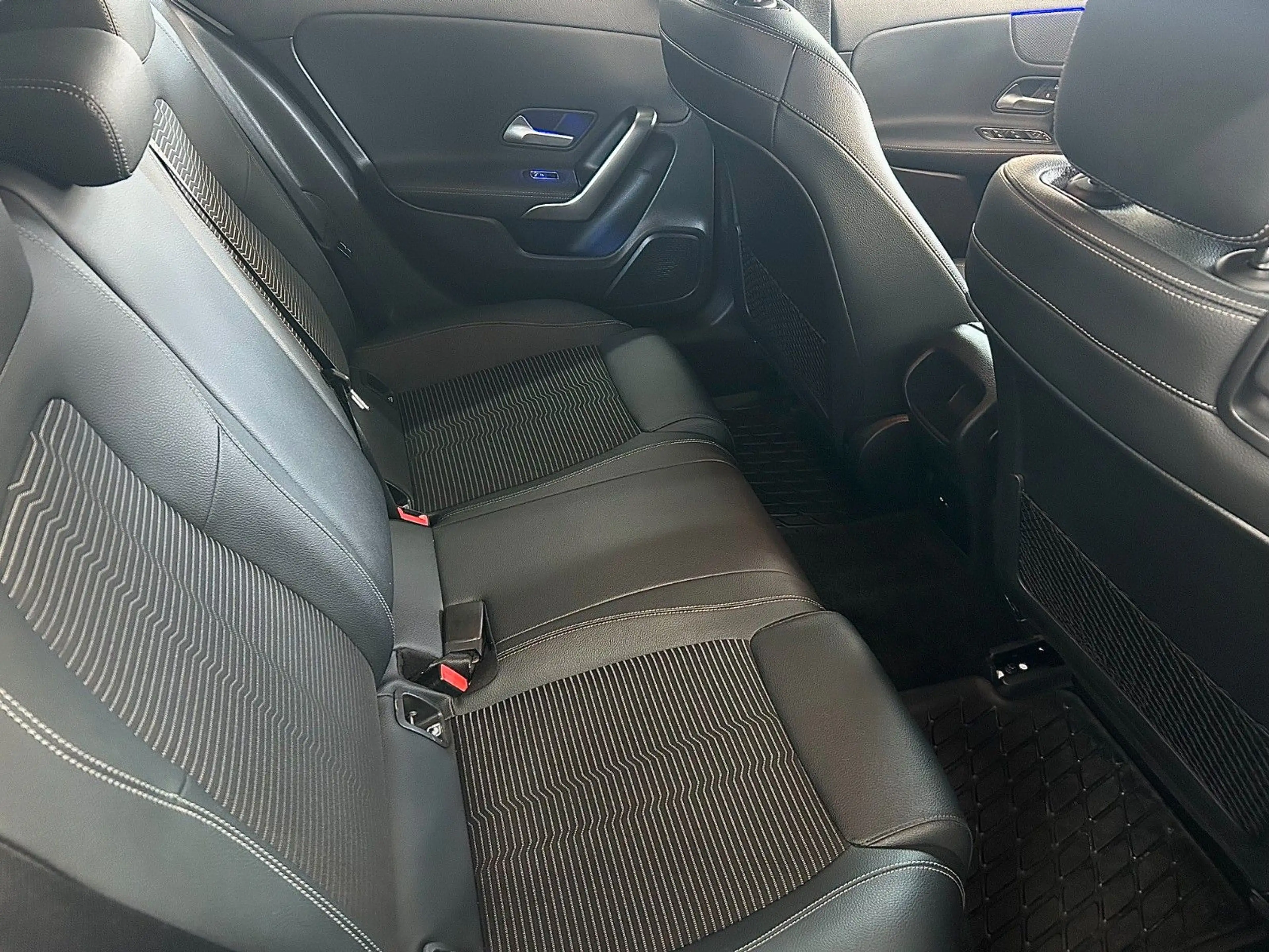 Mercedes-Benz A 180 Aut. — photo 7