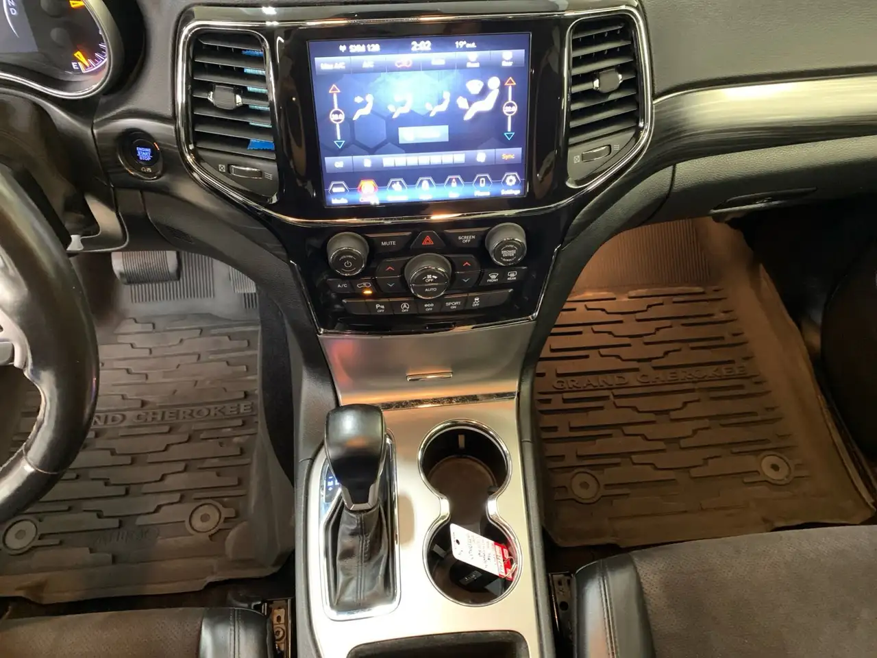Jeep Grand Cherokee снимка Jeep Grand Cherokee