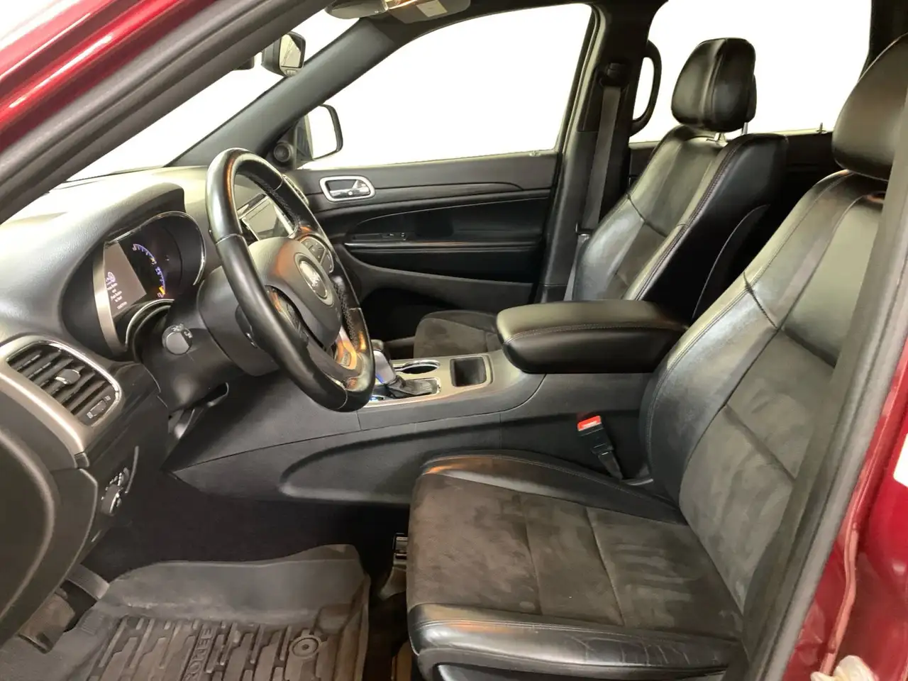 Jeep Grand Cherokee снимка Jeep Grand Cherokee