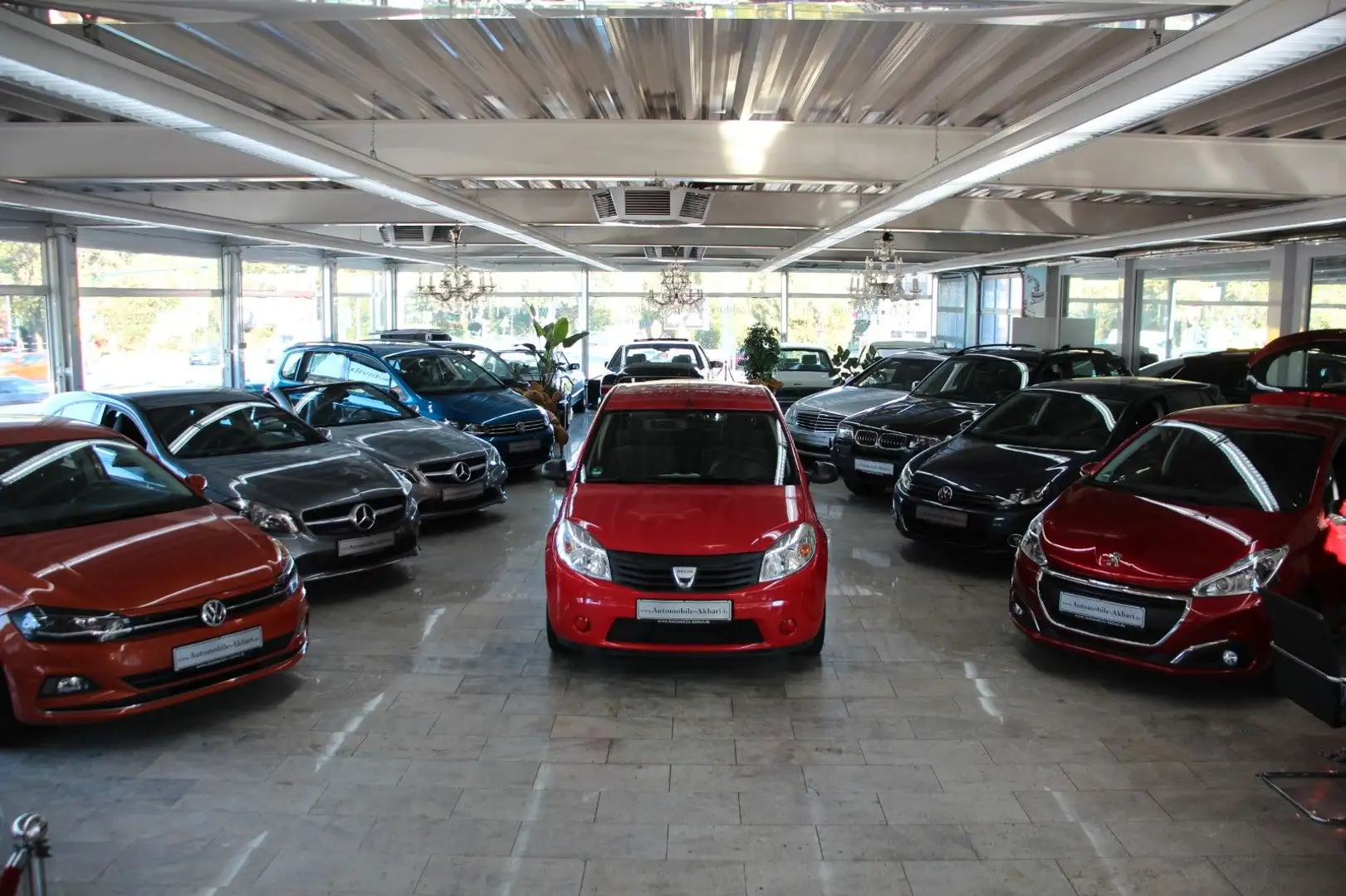 Dacia Sandero Basis Rot - 1