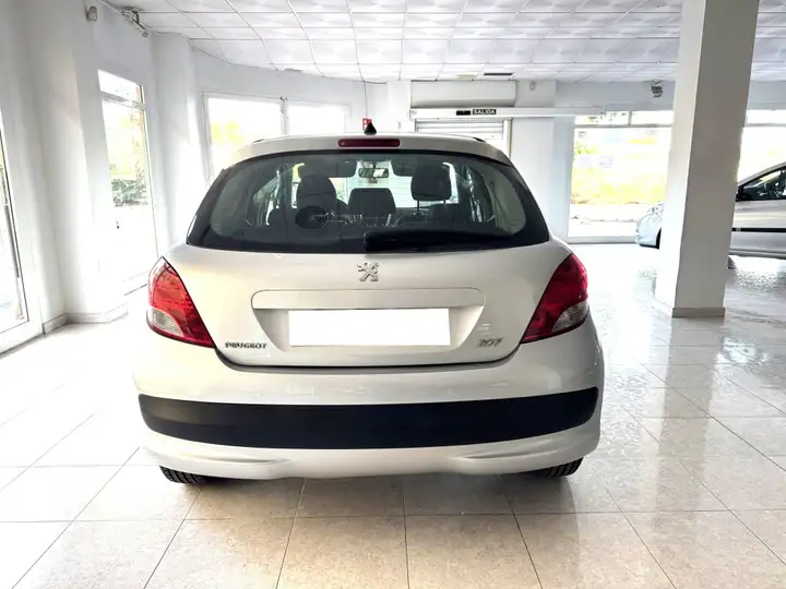 Peugeot 207 2010, foto 3