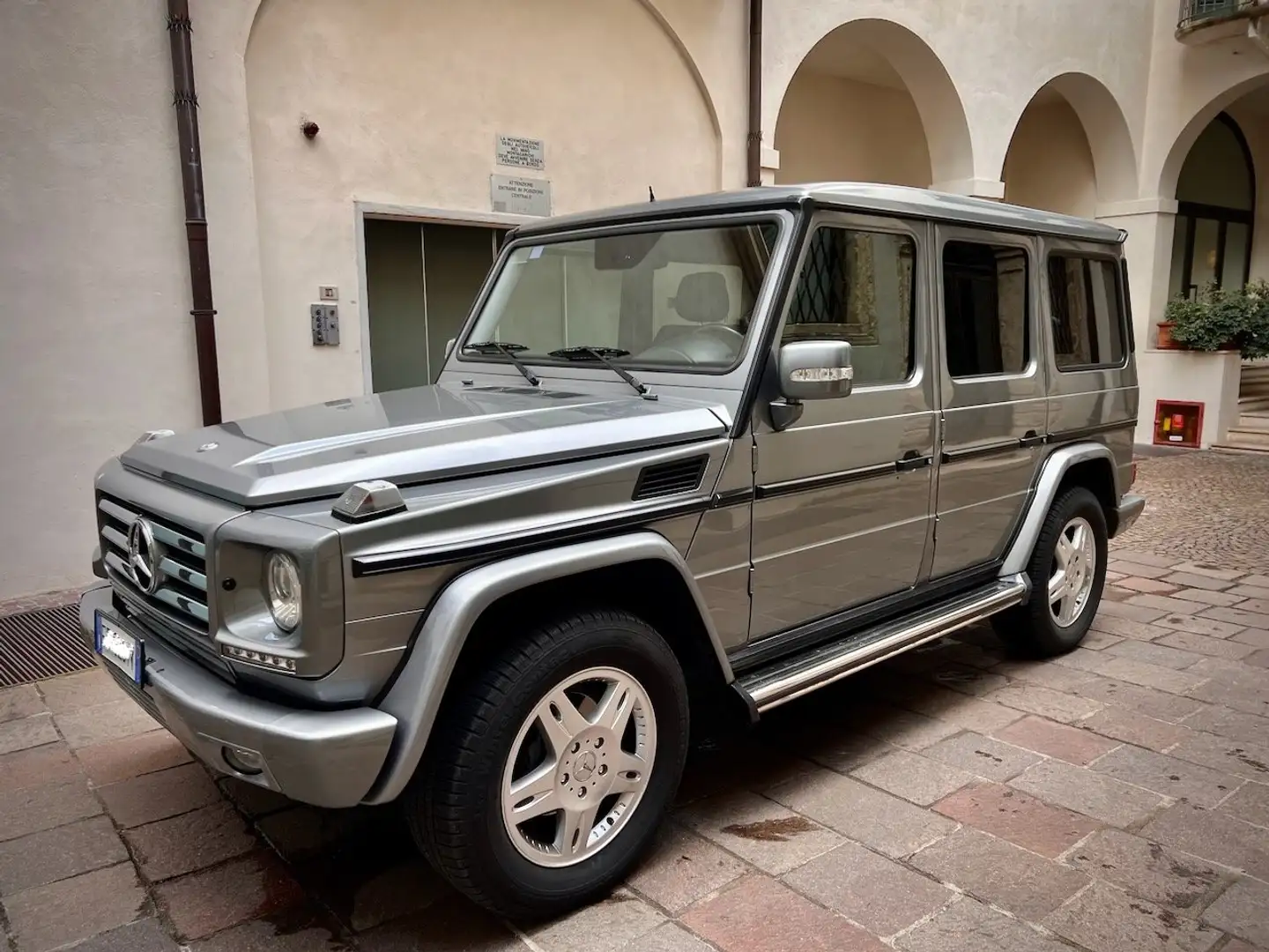 Mercedes-Benz G 350 G 350 BlueTEC S.W. Lunga Šedá - 2