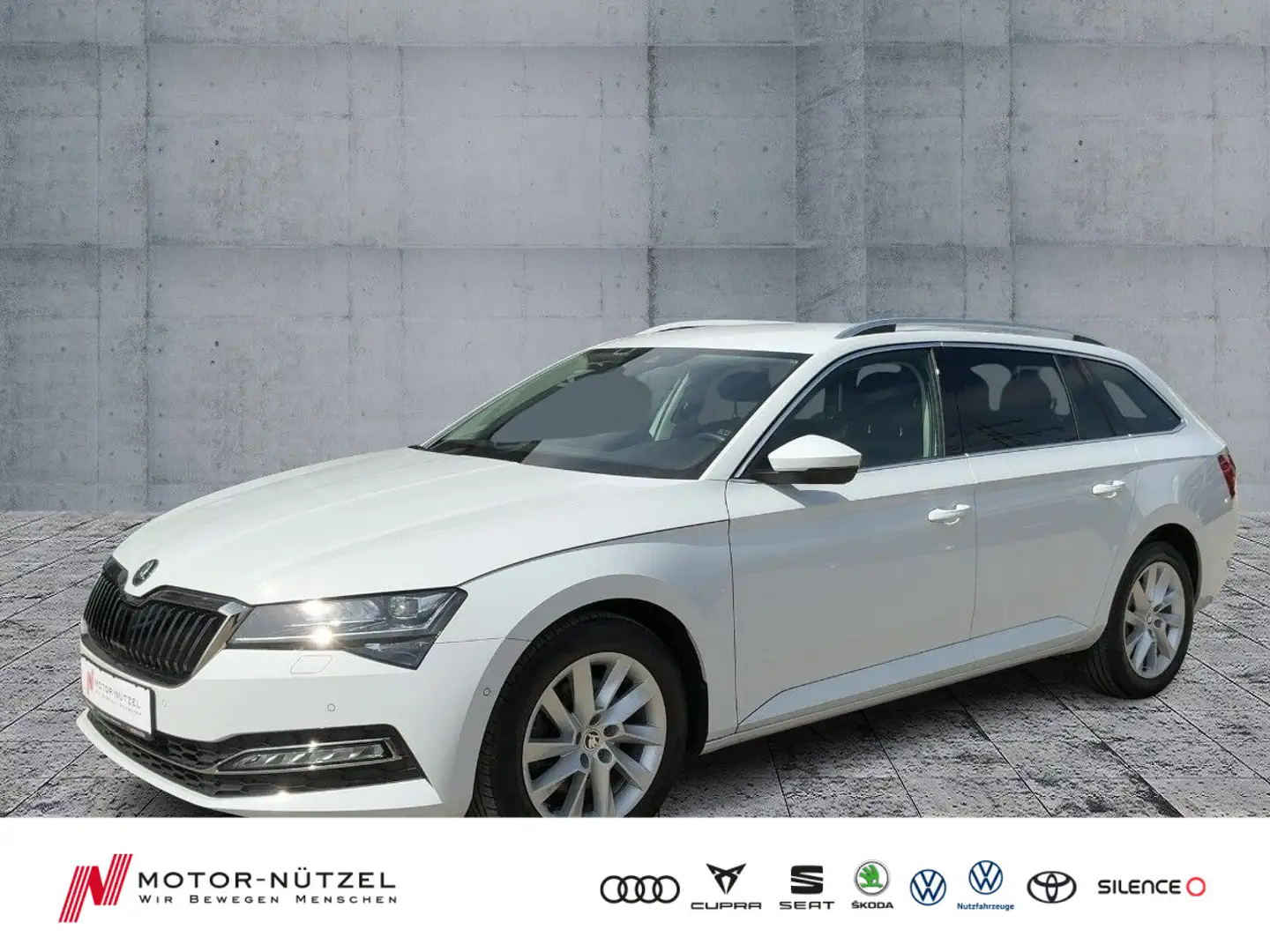 Skoda Superb Combi 1.5TSI STYLE MATRIX+NAV+ACC+SHZ+PDC Weiß - 1