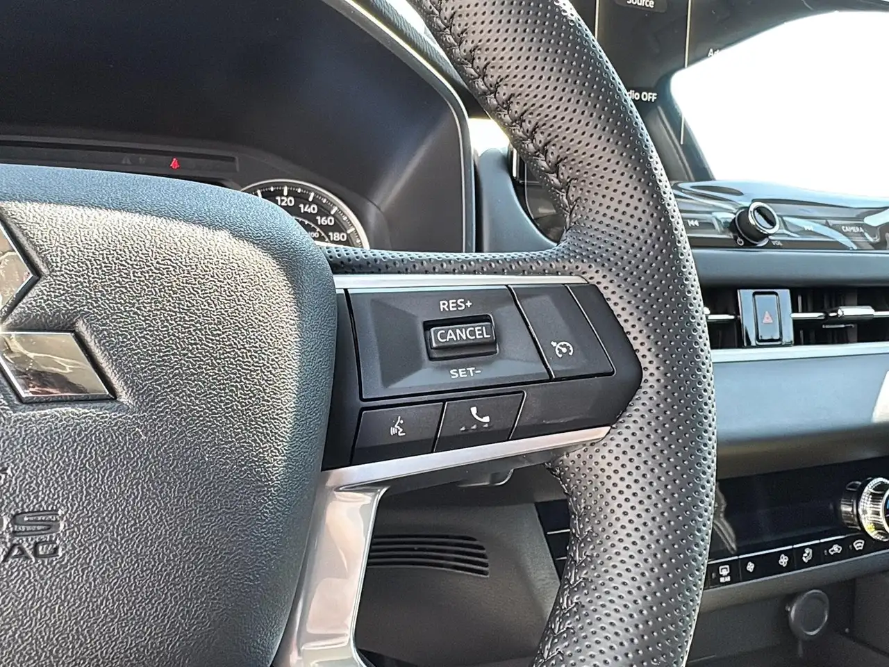 Mitsubishi Outlander снимка Mitsubishi Outlander