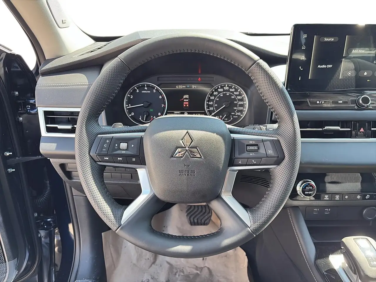 Mitsubishi Outlander снимка Mitsubishi Outlander