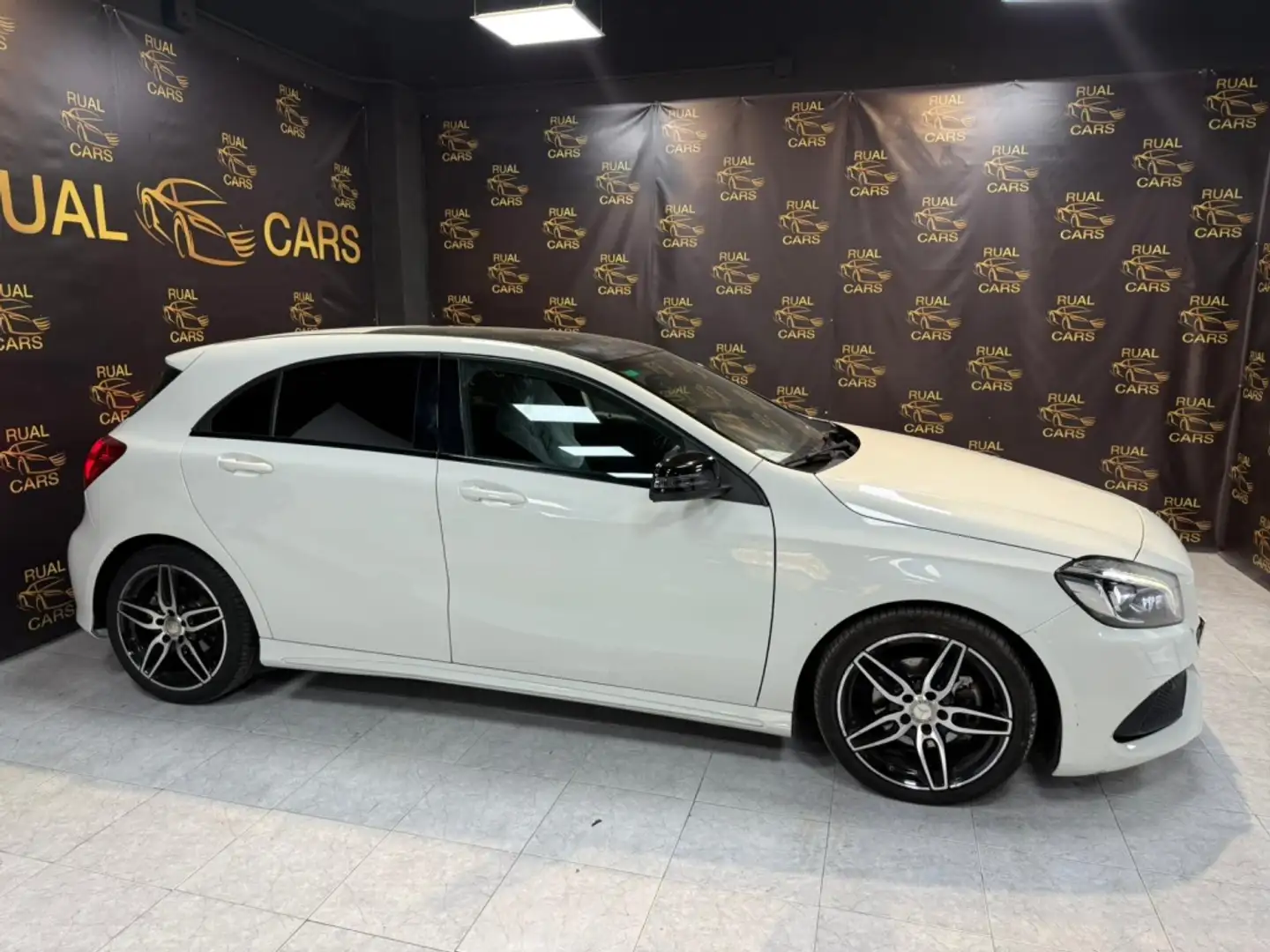 Mercedes-Benz A 200 200d Wit - 2