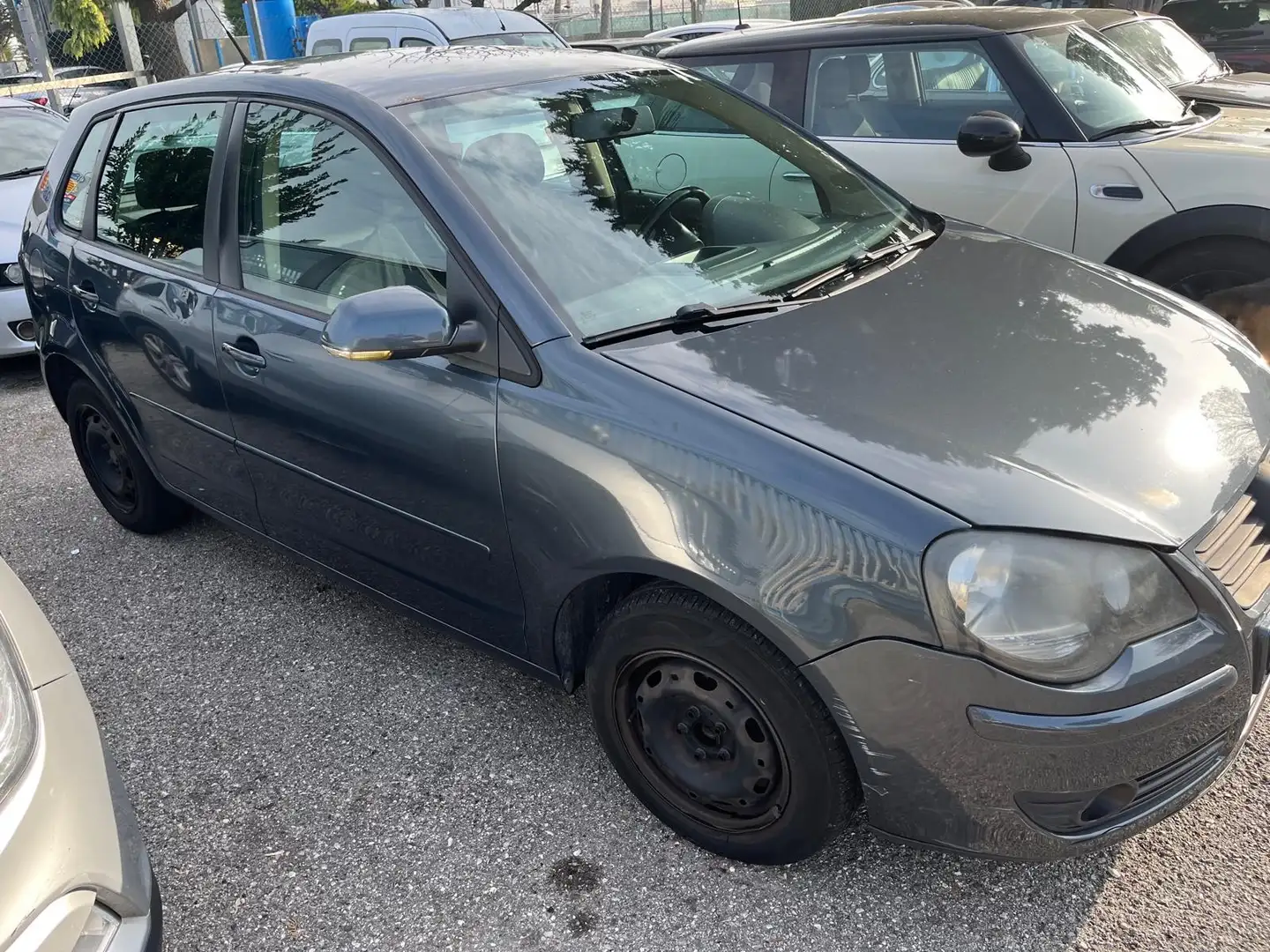 Volkswagen Polo Polo IV 2005 5p 1.4 tdi Sportline 80cv Grigio - 1